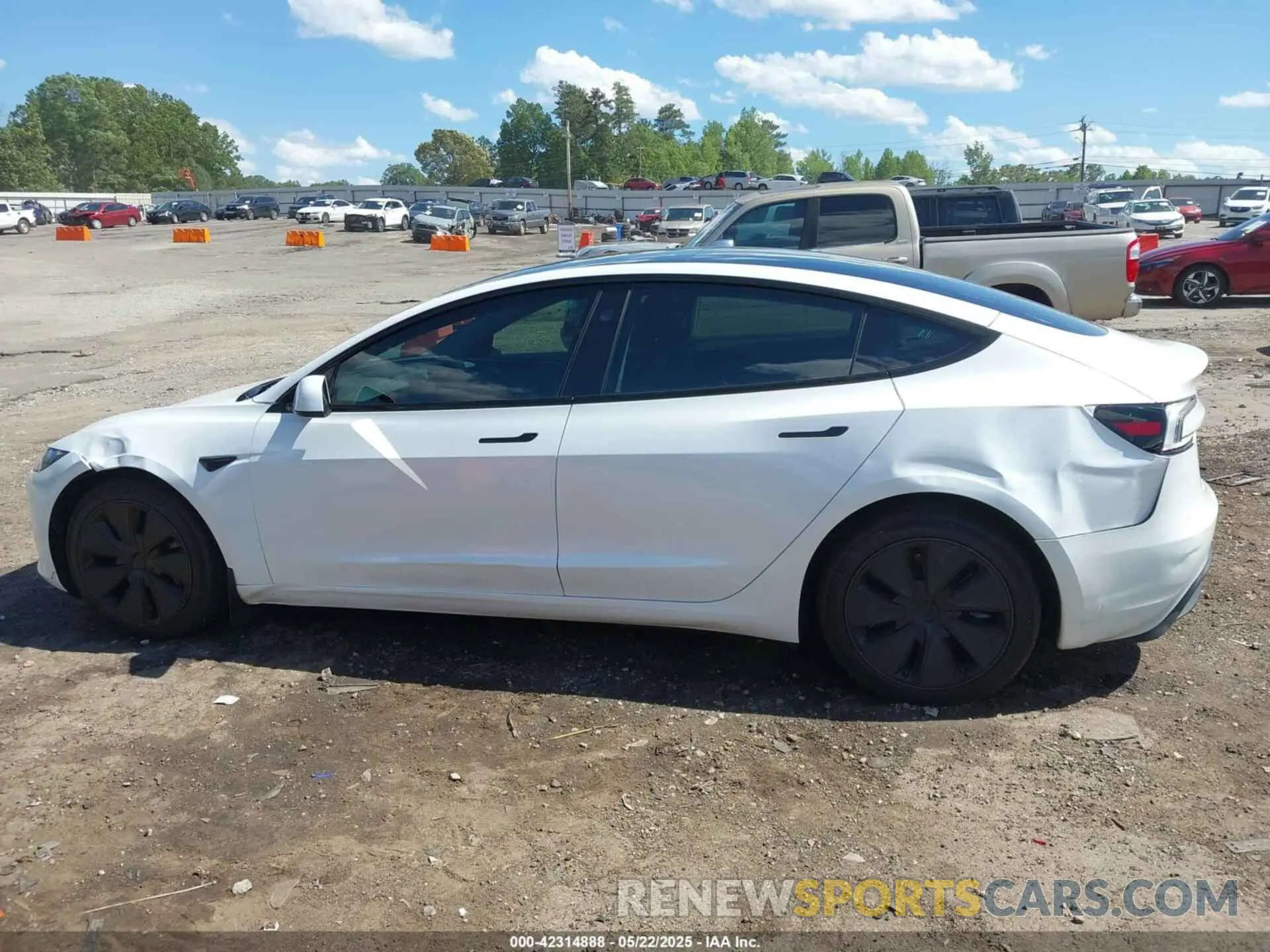 14 Photograph of a damaged car 5YJ3E1EB3RF807254 TESLA MODEL 3 2024