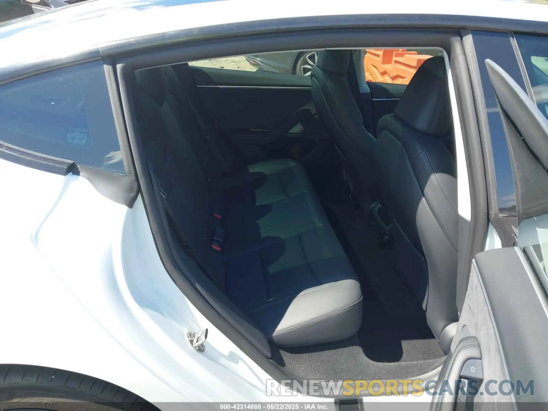 8 Photograph of a damaged car 5YJ3E1EB3RF807254 TESLA MODEL 3 2024