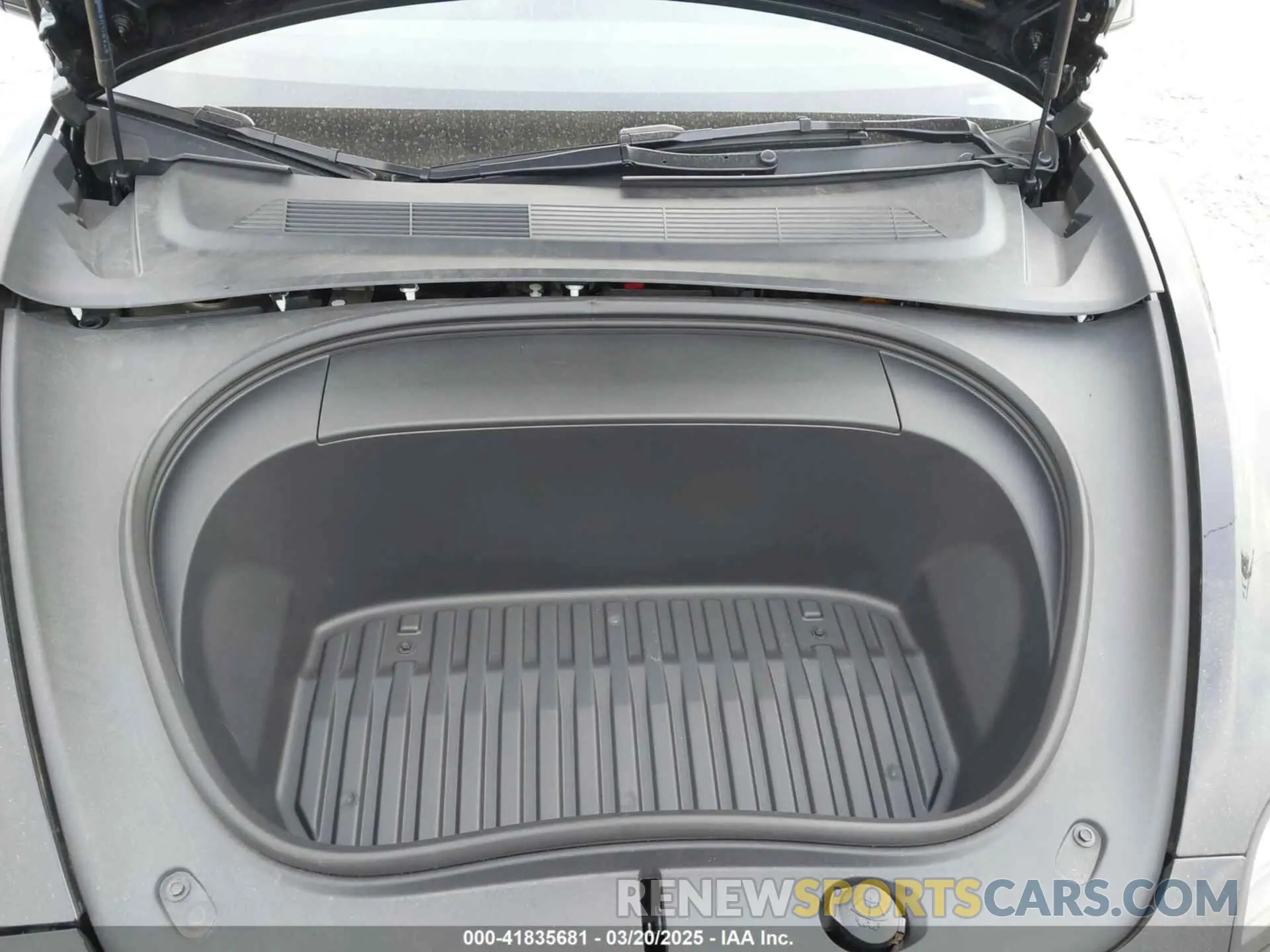 10 Photograph of a damaged car 5YJ3E1EB3RF807688 TESLA MODEL 3 2024