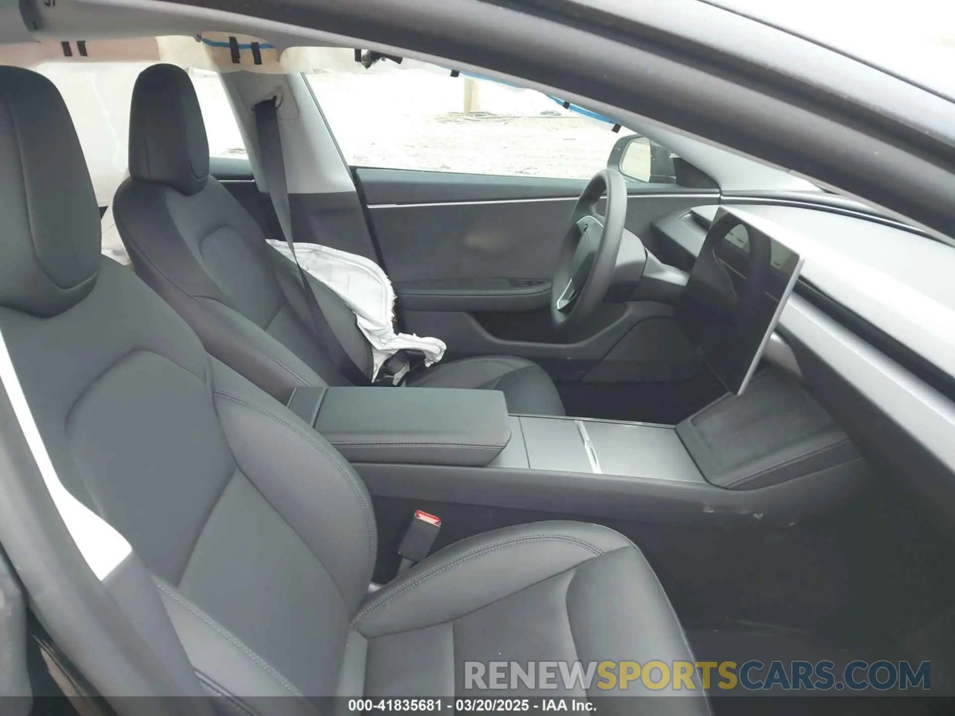 5 Photograph of a damaged car 5YJ3E1EB3RF807688 TESLA MODEL 3 2024