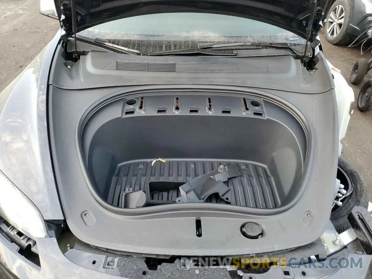 11 Photograph of a damaged car 5YJ3E1EB3RF813295 TESLA MODEL 3 2024
