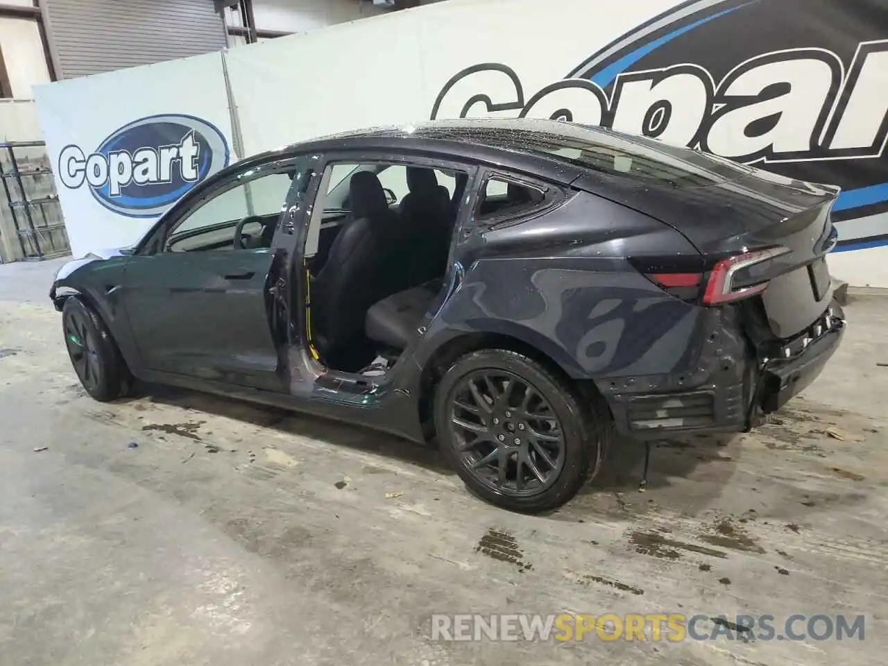 2 Photograph of a damaged car 5YJ3E1EB4RF743063 TESLA MODEL 3 2024