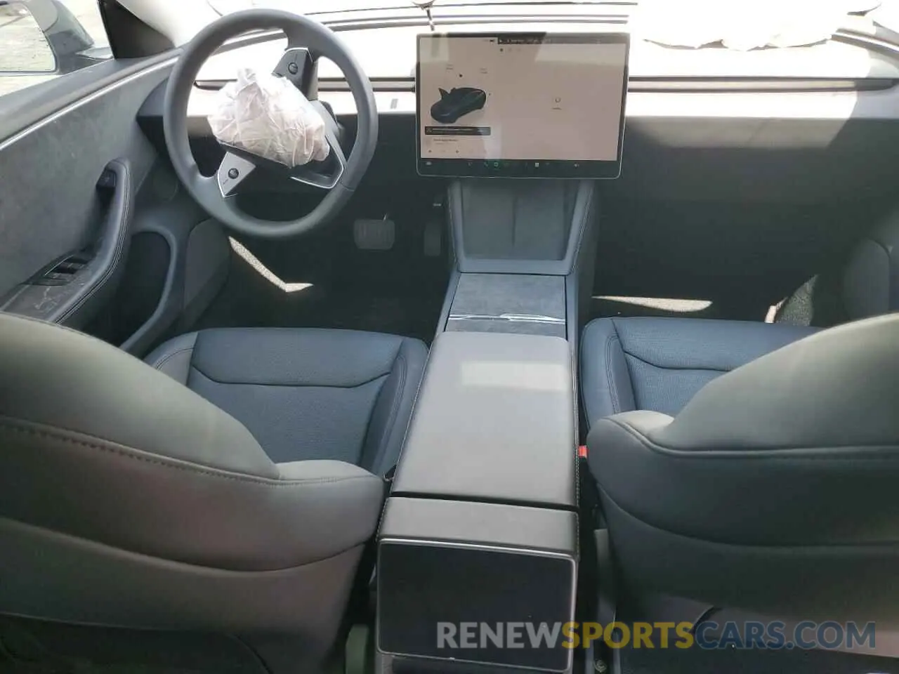 8 Photograph of a damaged car 5YJ3E1EB5RF737790 TESLA MODEL 3 2024