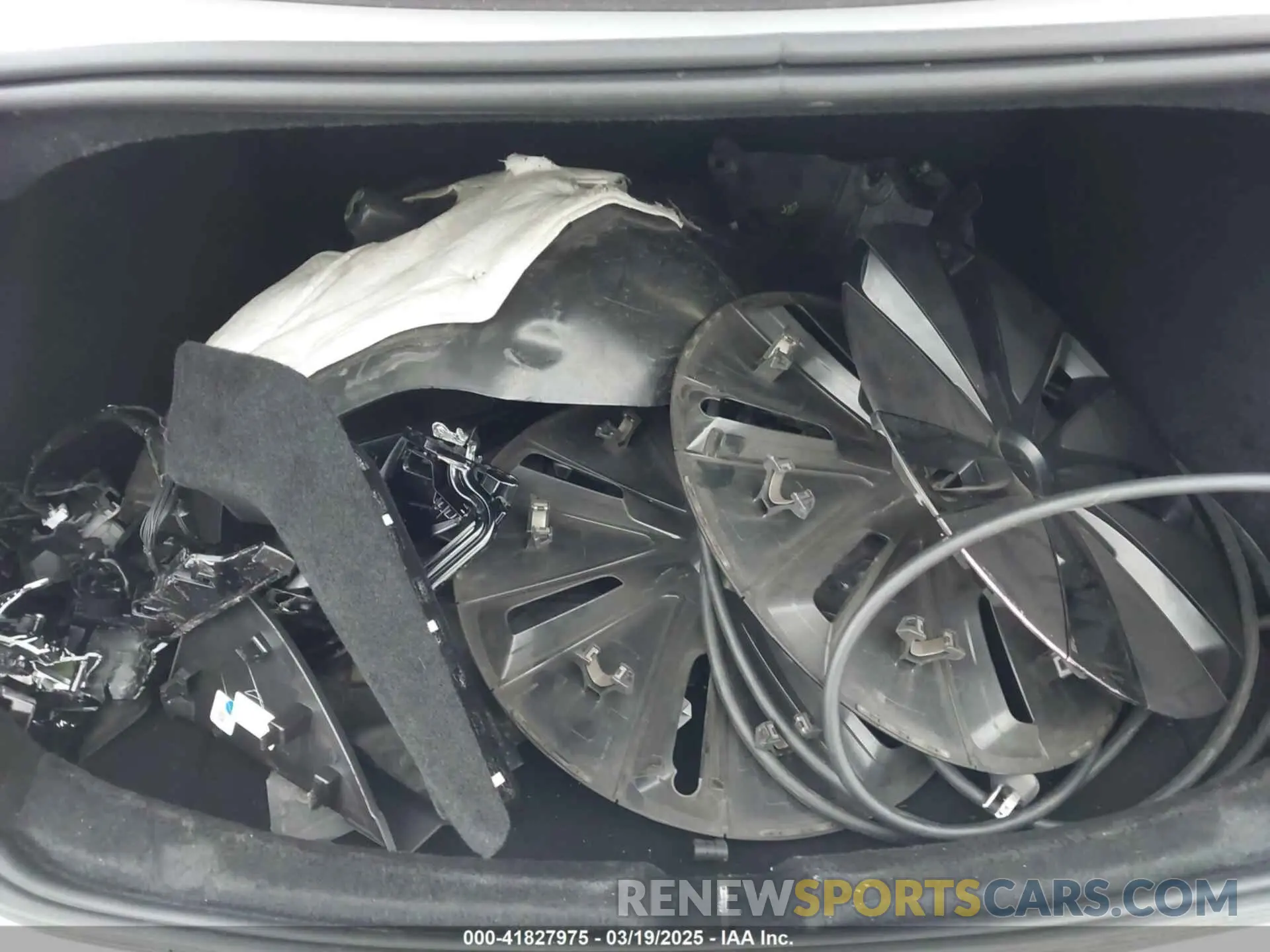12 Photograph of a damaged car 5YJ3E1EB5RF855161 TESLA MODEL 3 2024