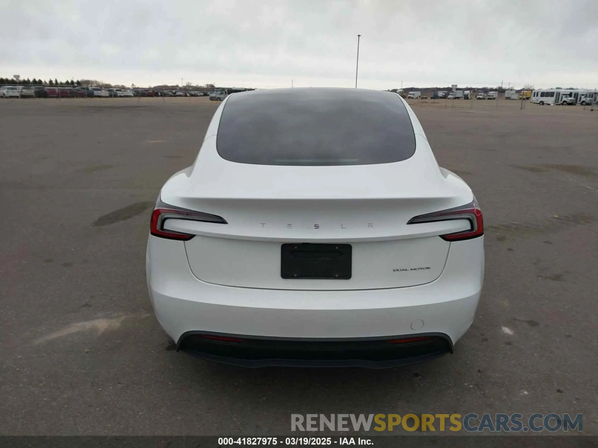 17 Photograph of a damaged car 5YJ3E1EB5RF855161 TESLA MODEL 3 2024