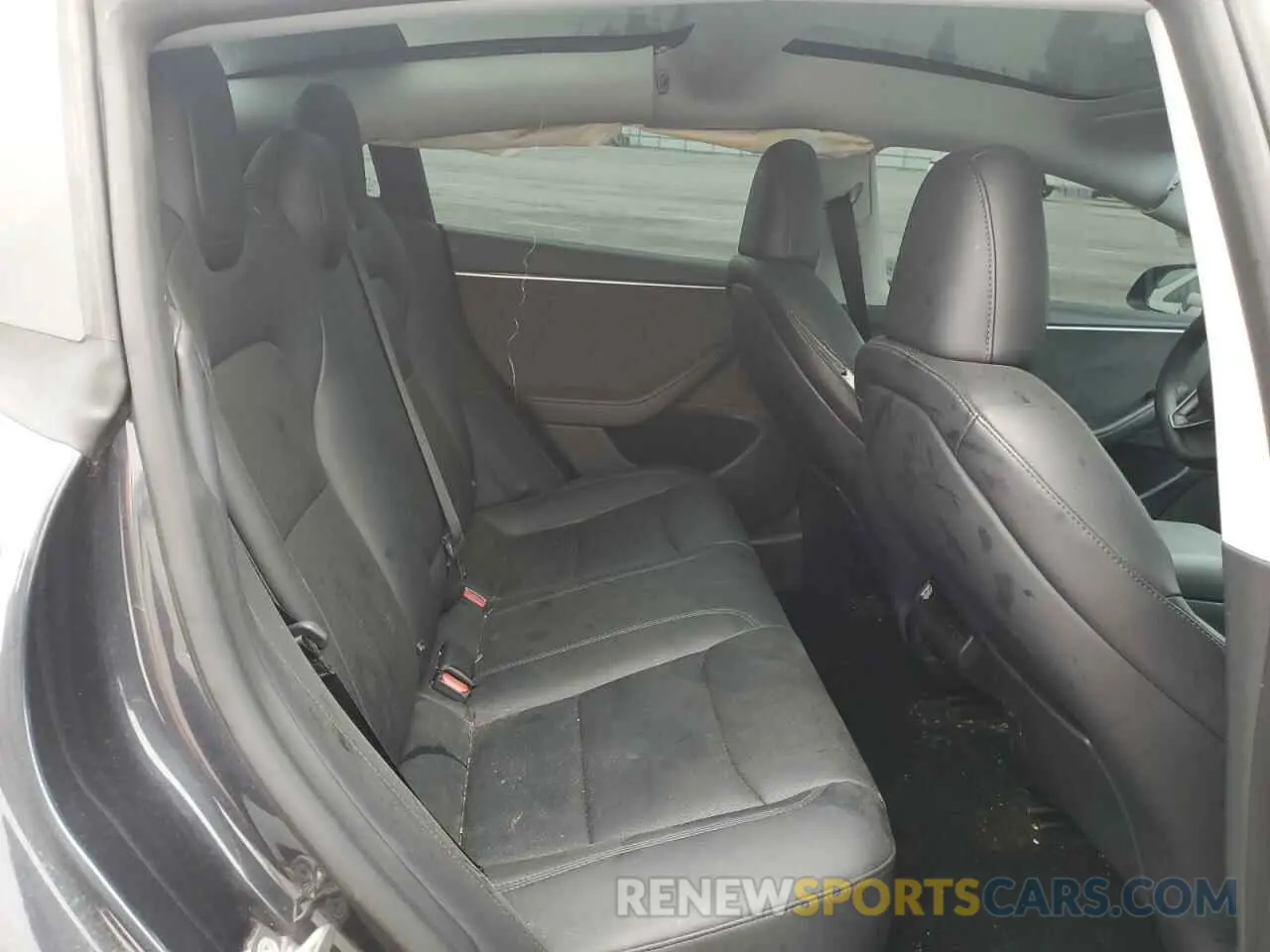 10 Photograph of a damaged car 5YJ3E1EB6RF787985 TESLA MODEL 3 2024
