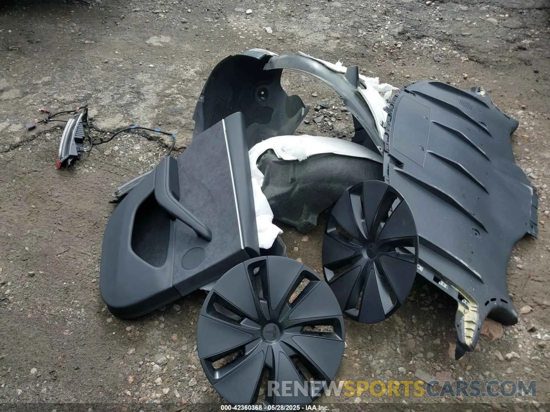 12 Photograph of a damaged car 5YJ3E1EB6RF795181 TESLA MODEL 3 2024