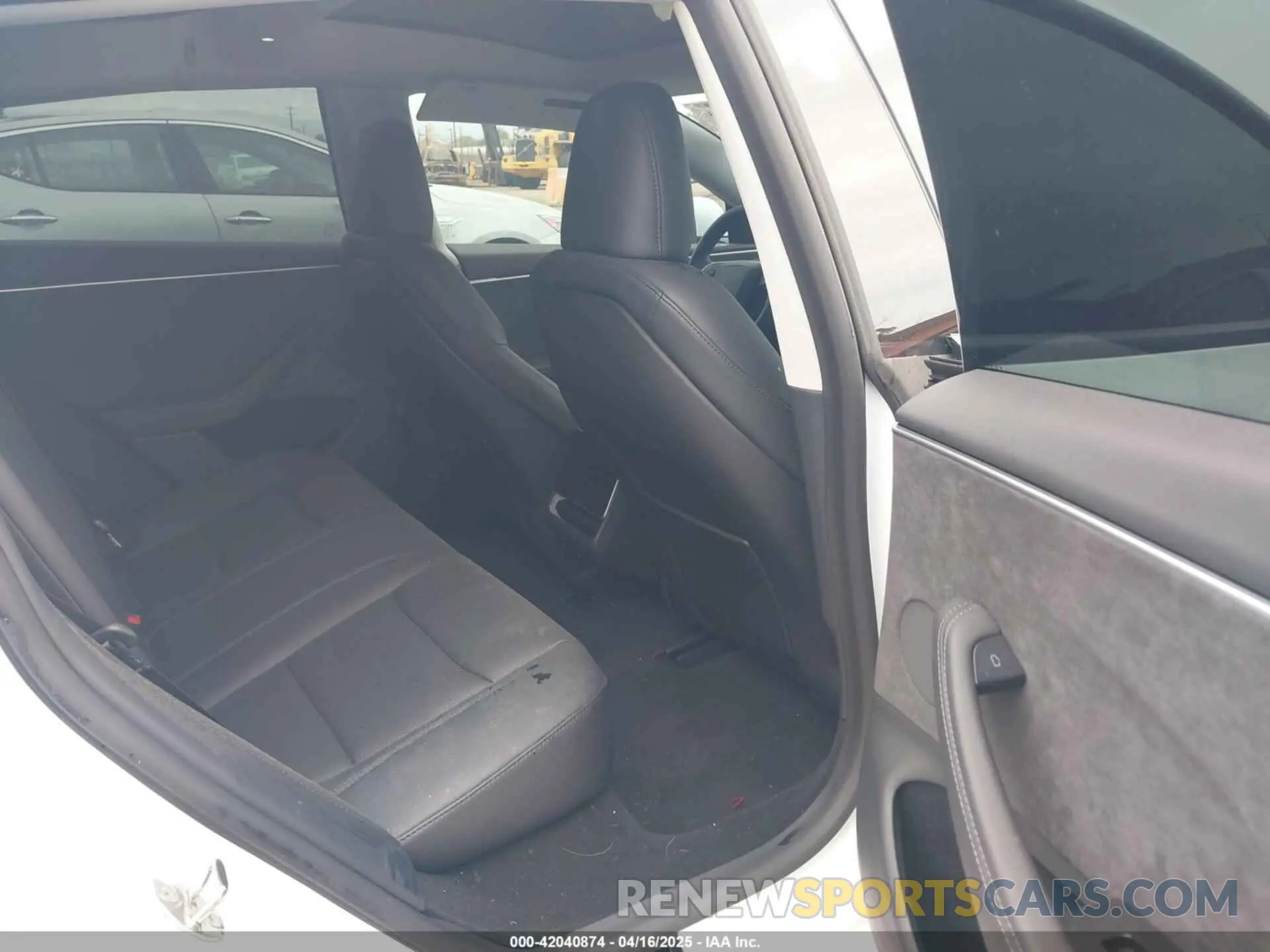 8 Photograph of a damaged car 5YJ3E1EB6RF842807 TESLA MODEL 3 2024