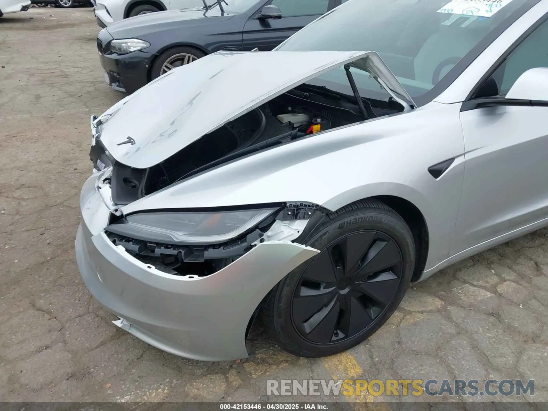 21 Photograph of a damaged car 5YJ3E1EB7RF754672 TESLA MODEL 3 2024