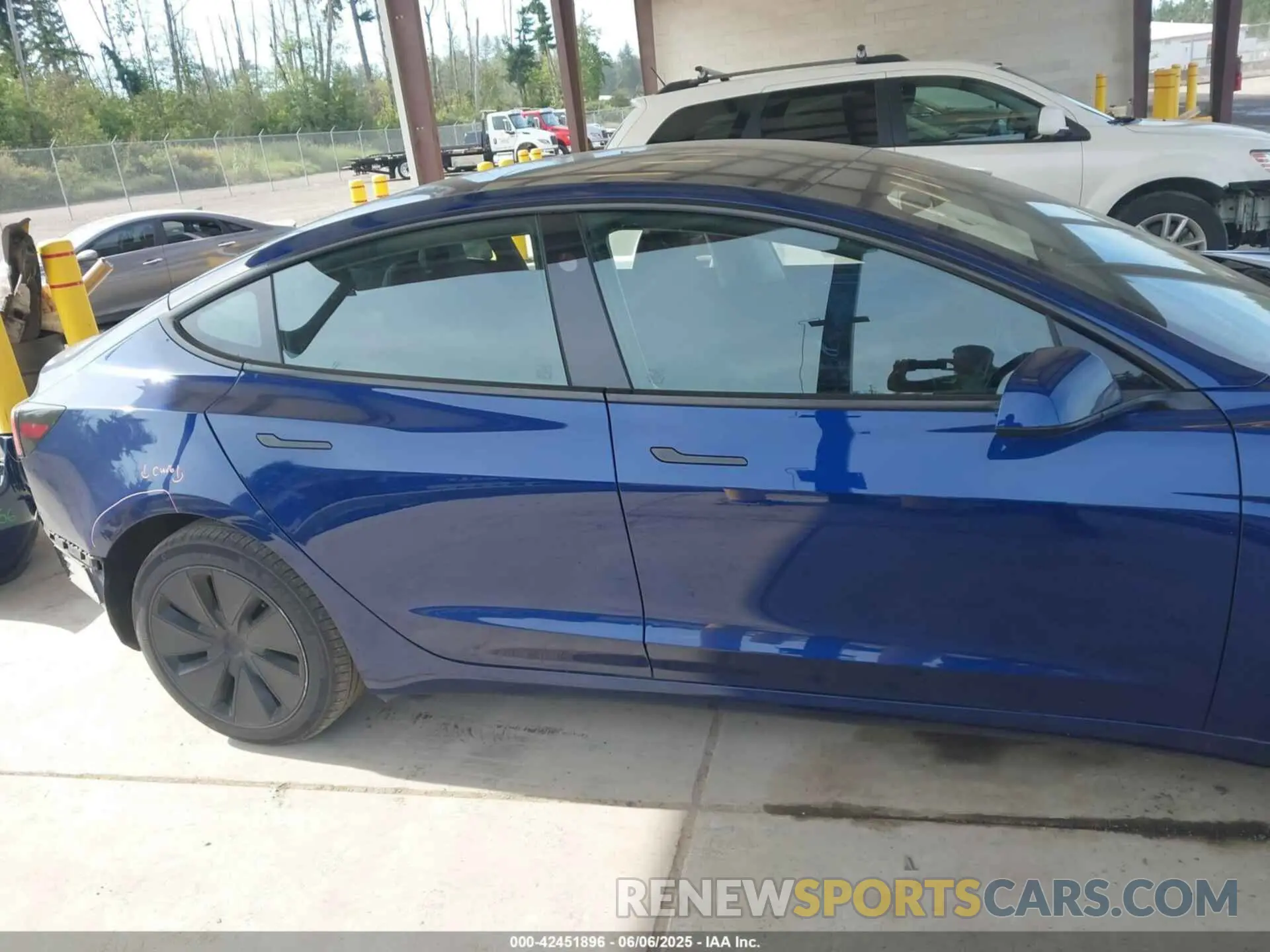 14 Photograph of a damaged car 5YJ3E1EB7RF808827 TESLA MODEL 3 2024