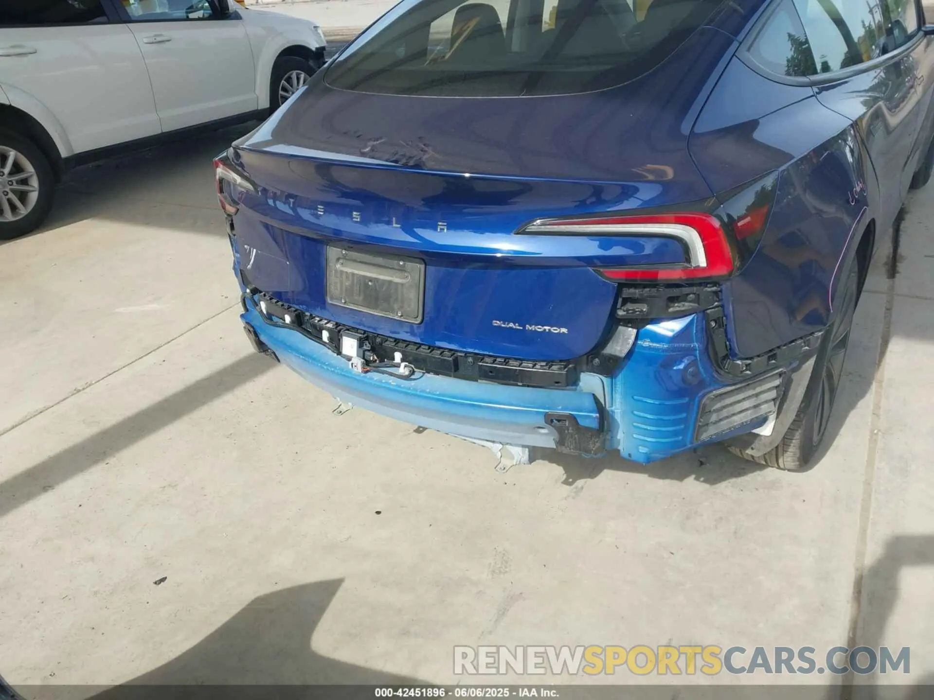 6 Photograph of a damaged car 5YJ3E1EB7RF808827 TESLA MODEL 3 2024