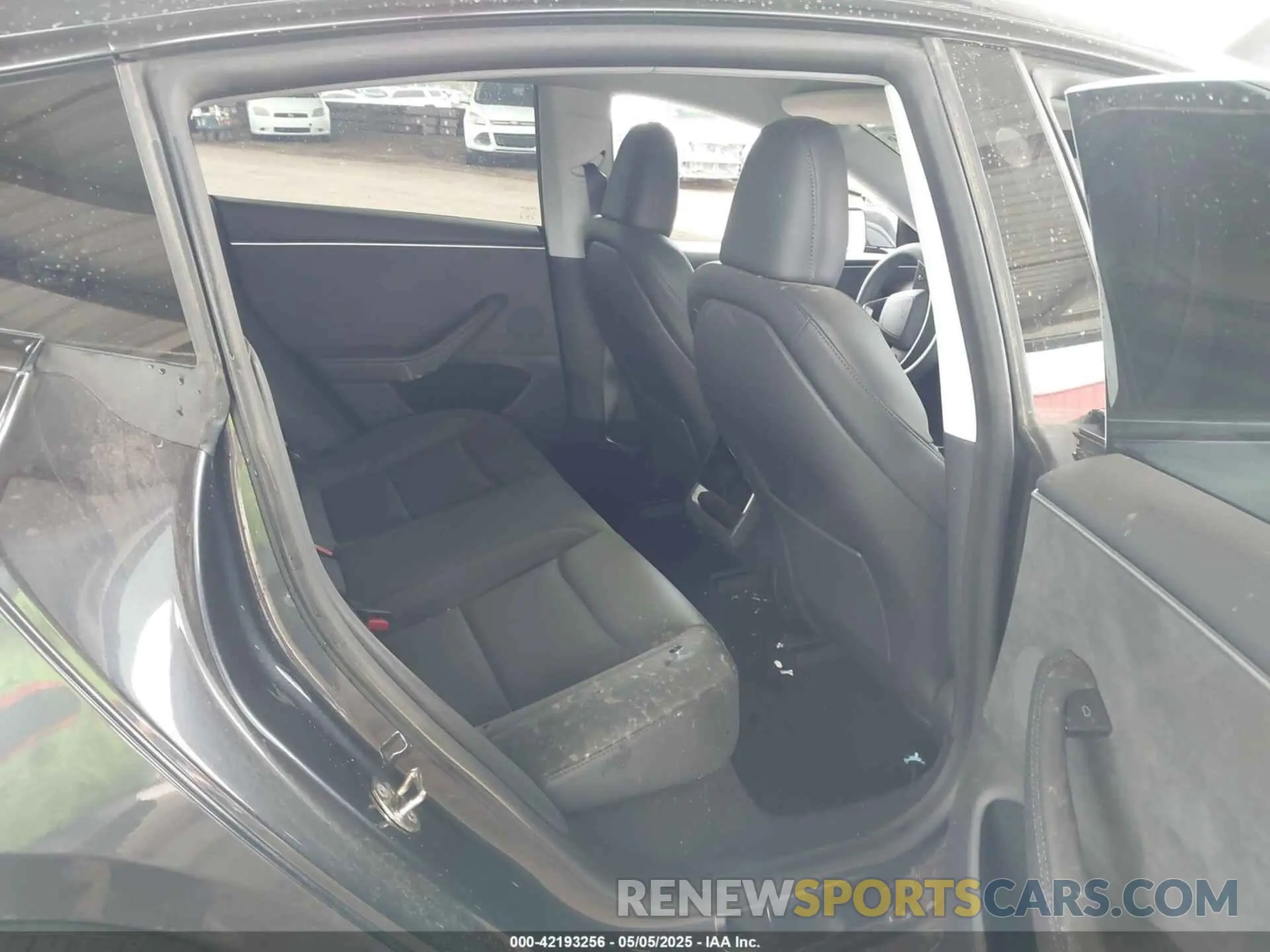 8 Photograph of a damaged car 5YJ3E1EB7RF815082 TESLA MODEL 3 2024