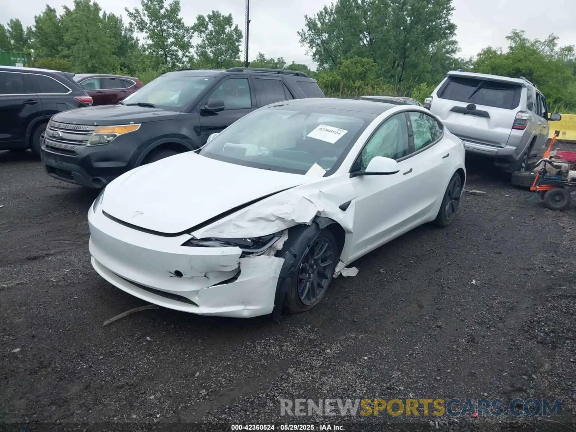 2 Photograph of a damaged car 5YJ3E1EB7RF821805 TESLA MODEL 3 2024