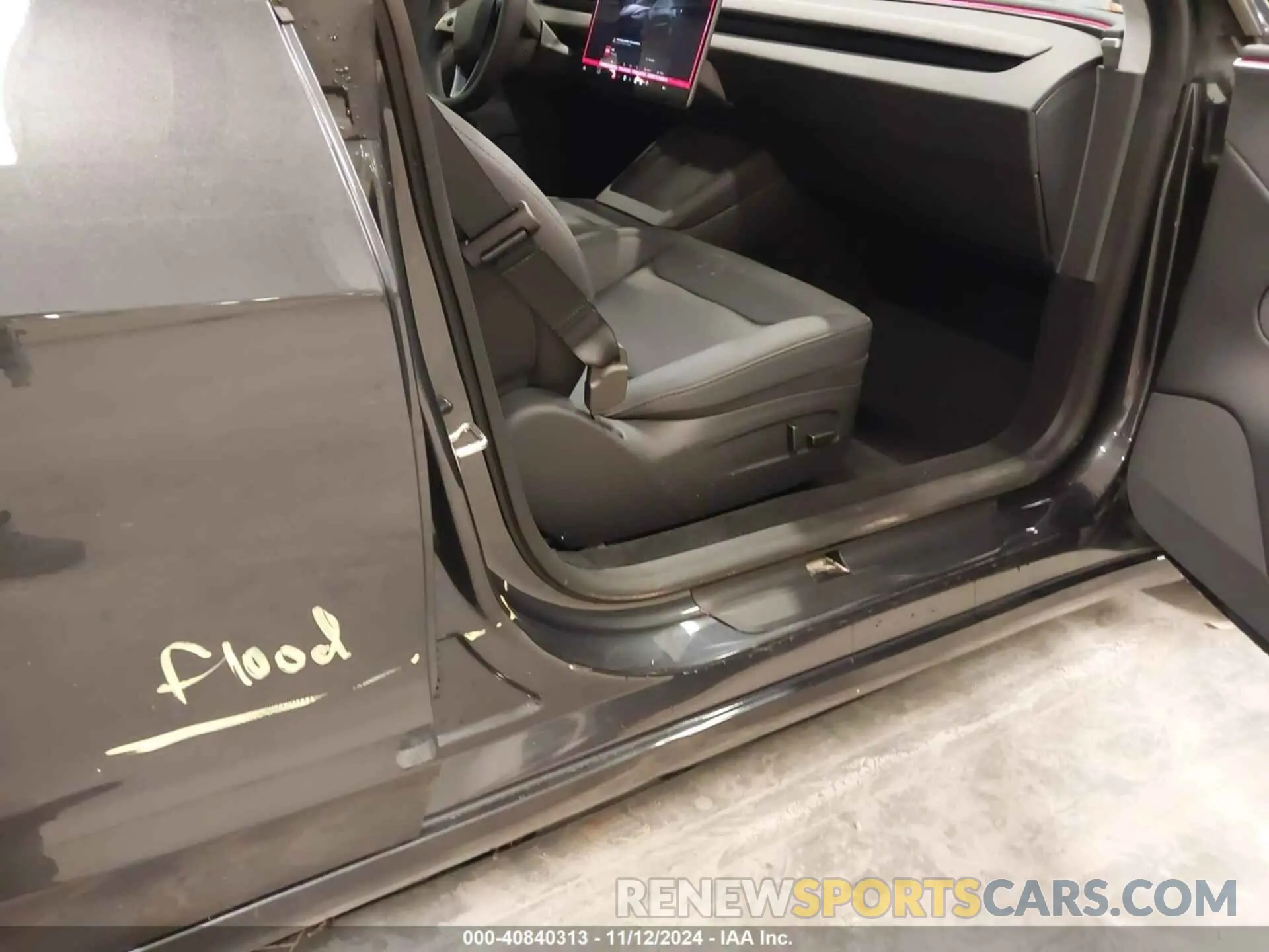6 Photograph of a damaged car 5YJ3E1EB7RF828768 TESLA MODEL 3 2024