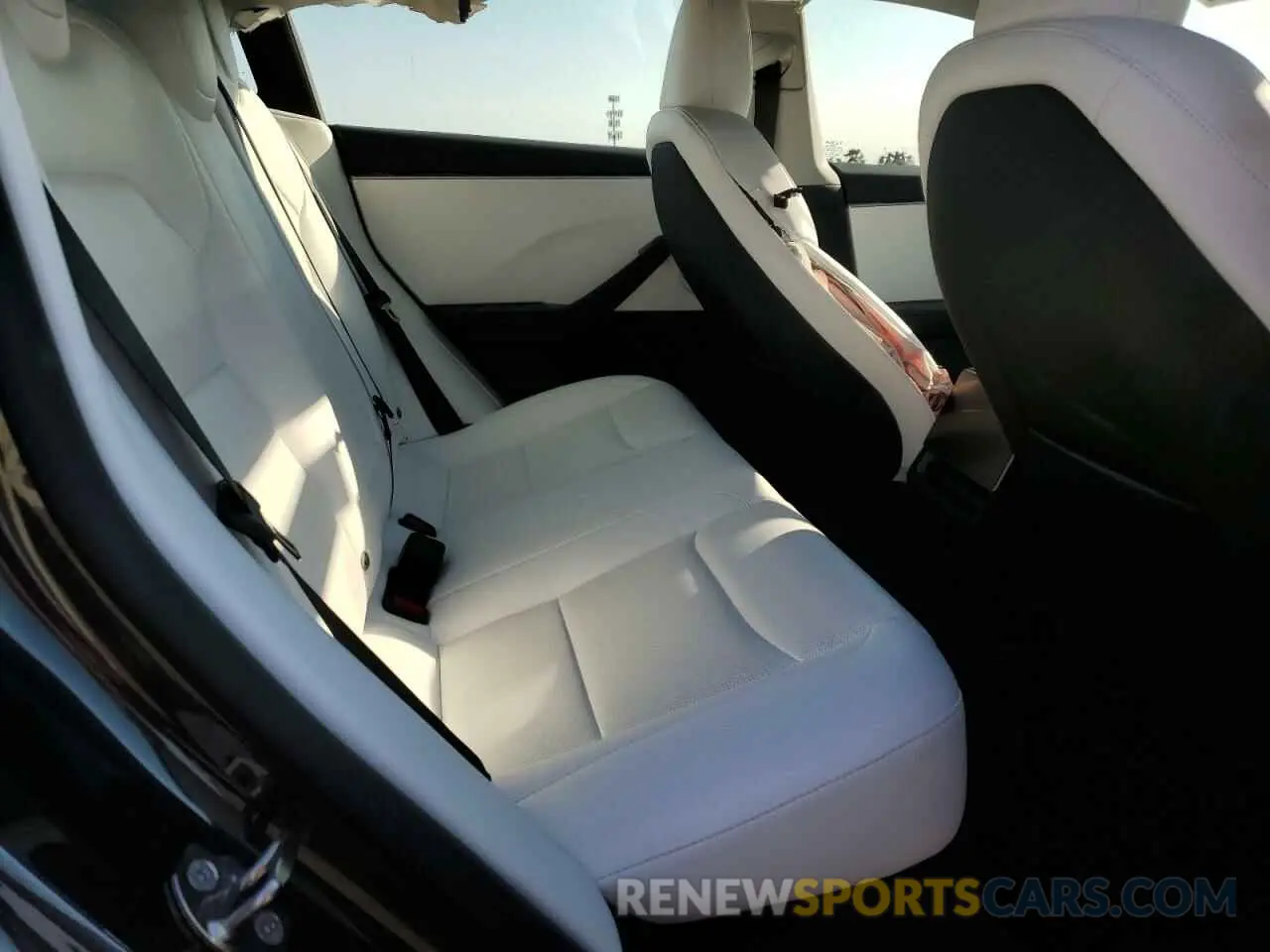 10 Photograph of a damaged car 5YJ3E1EB7RF859907 TESLA MODEL 3 2024