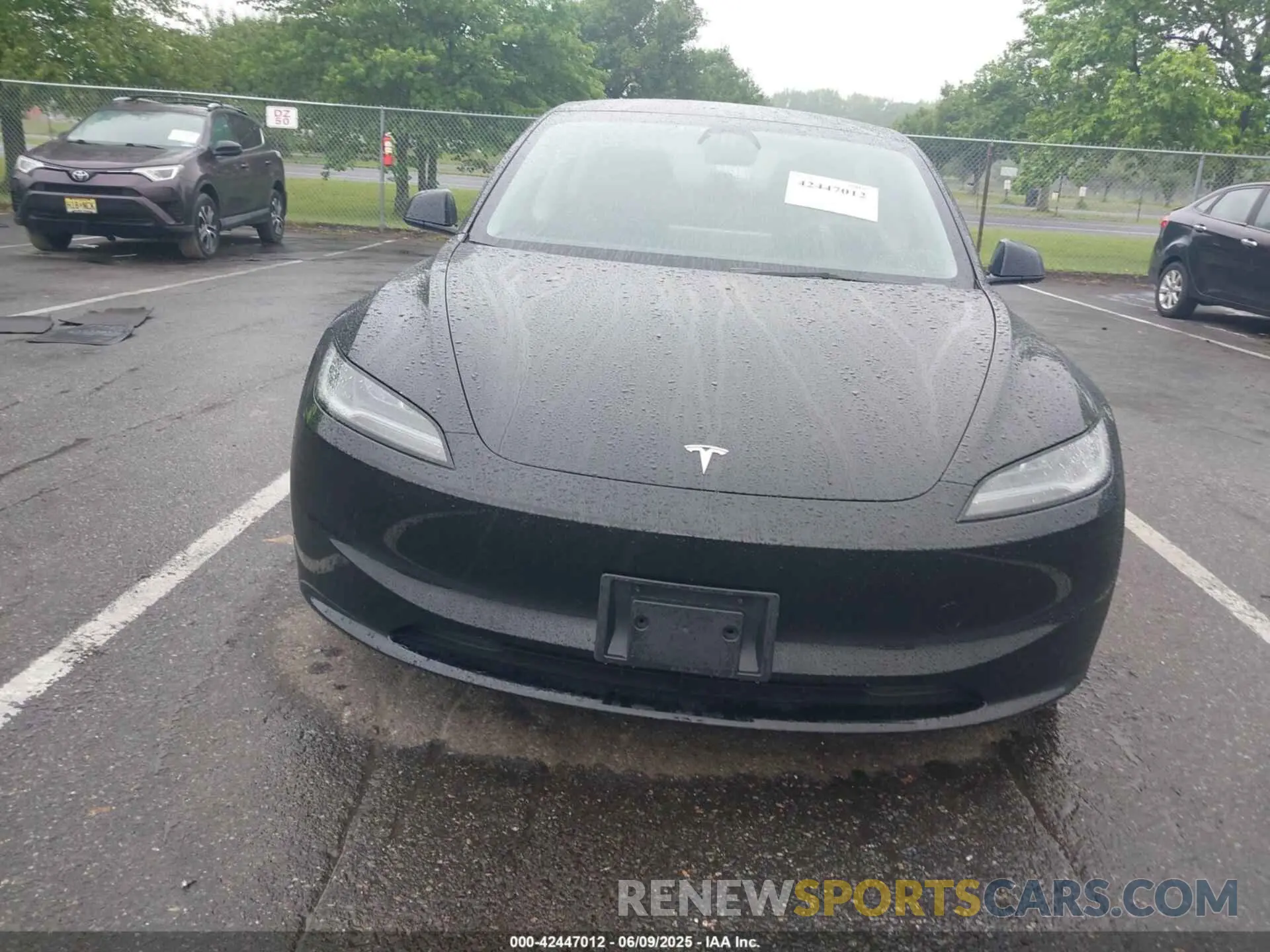 11 Photograph of a damaged car 5YJ3E1EB8RF733782 TESLA MODEL 3 2024