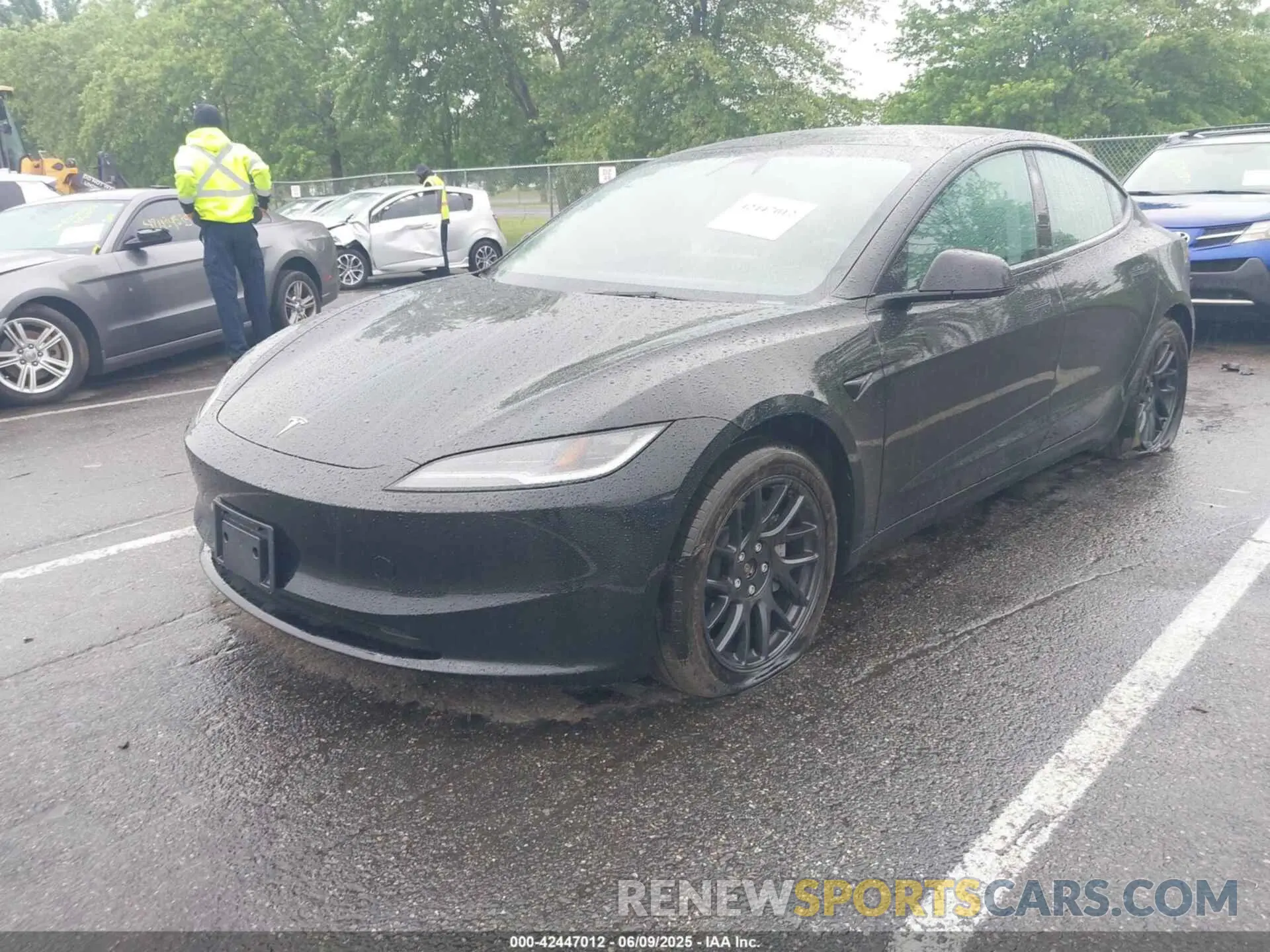 2 Photograph of a damaged car 5YJ3E1EB8RF733782 TESLA MODEL 3 2024