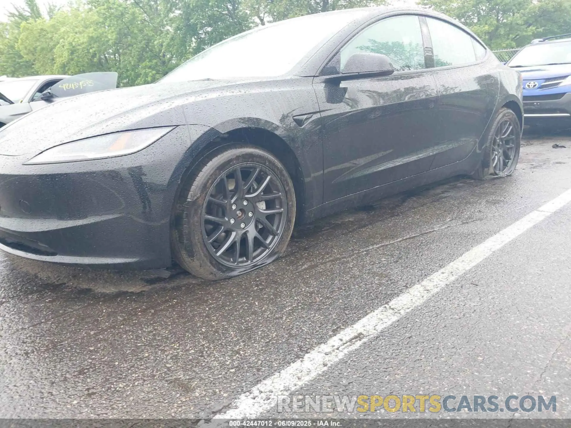 6 Photograph of a damaged car 5YJ3E1EB8RF733782 TESLA MODEL 3 2024