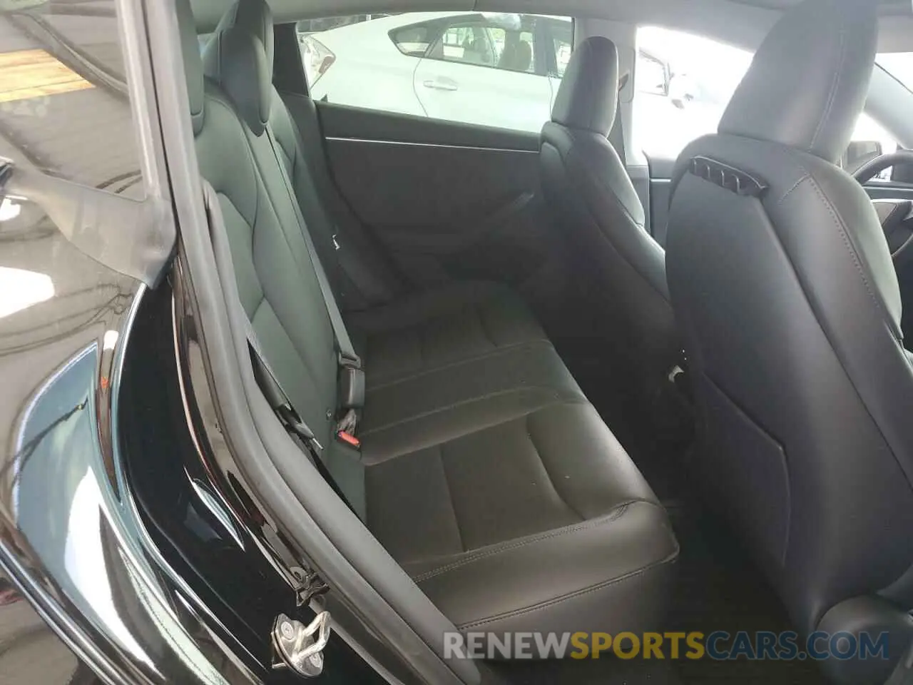 10 Photograph of a damaged car 5YJ3E1EB8RF737962 TESLA MODEL 3 2024