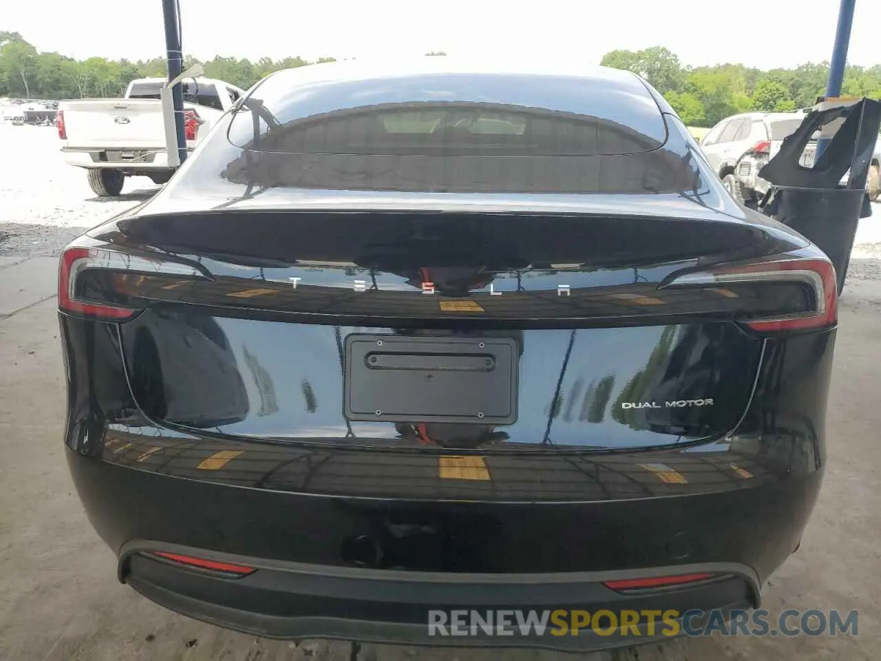 6 Photograph of a damaged car 5YJ3E1EB8RF737962 TESLA MODEL 3 2024