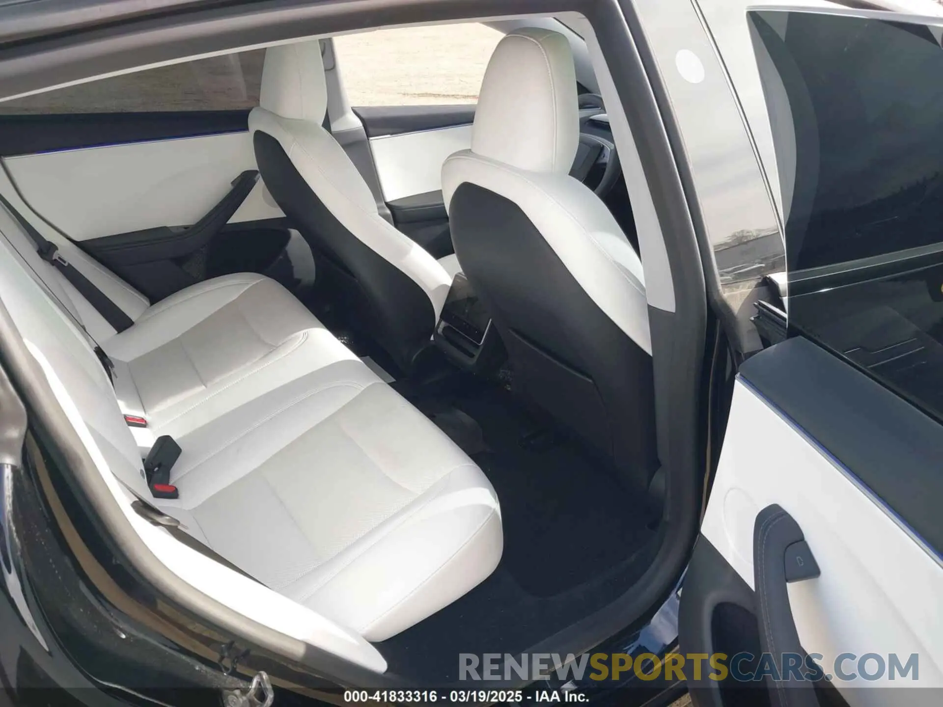 8 Photograph of a damaged car 5YJ3E1EB8RF793156 TESLA MODEL 3 2024