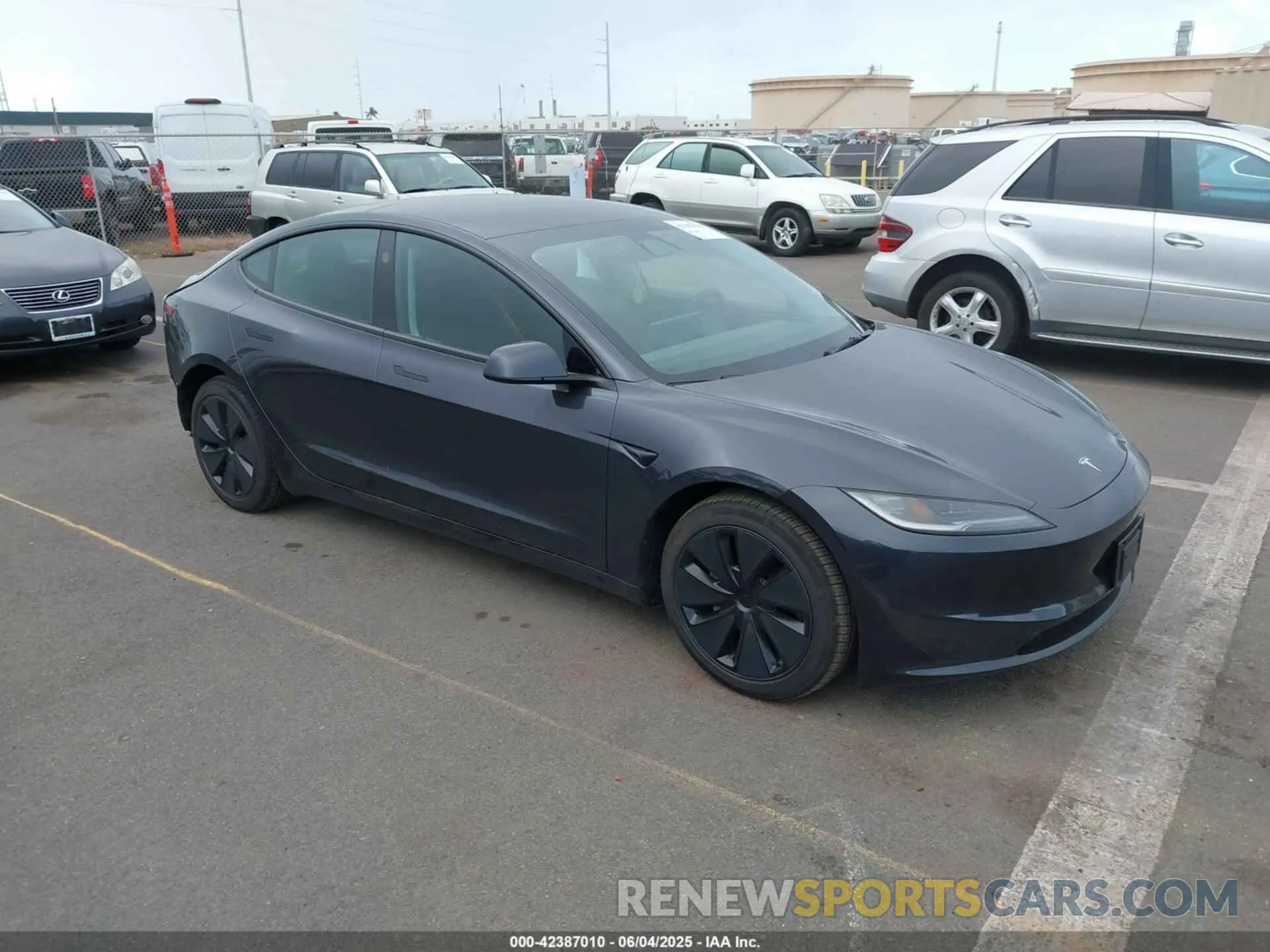 1 Photograph of a damaged car 5YJ3E1EB8RF812854 TESLA MODEL 3 2024