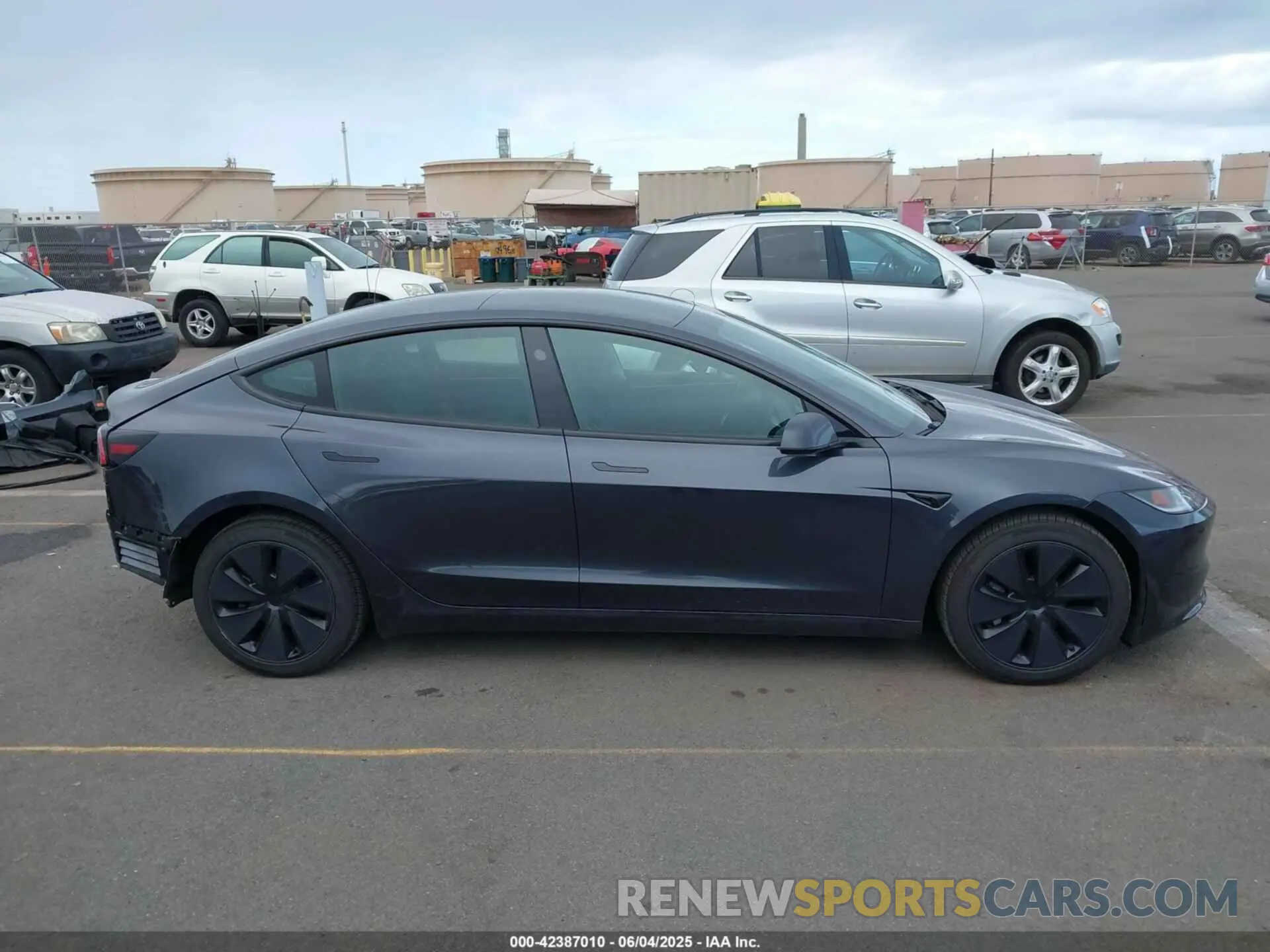 14 Photograph of a damaged car 5YJ3E1EB8RF812854 TESLA MODEL 3 2024