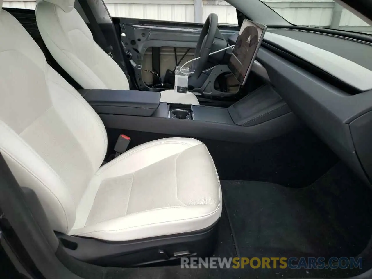 7 Photograph of a damaged car 5YJ3E1EB8RF868583 TESLA MODEL 3 2024