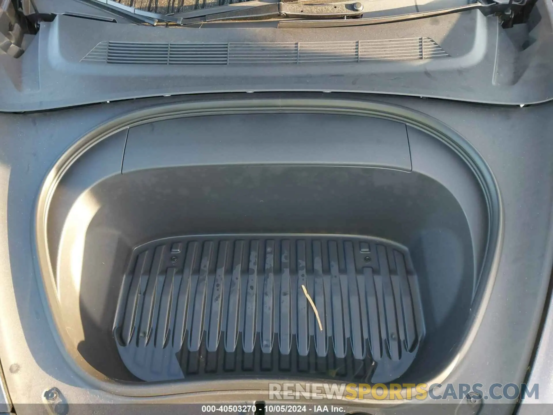 10 Photograph of a damaged car 5YJ3E1EB9RF755581 TESLA MODEL 3 2024