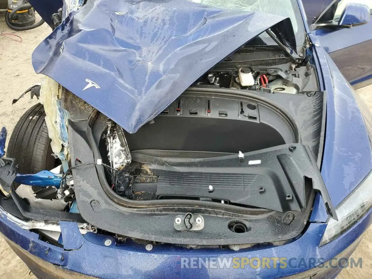11 Photograph of a damaged car 5YJ3E1EBXRF769327 TESLA MODEL 3 2024