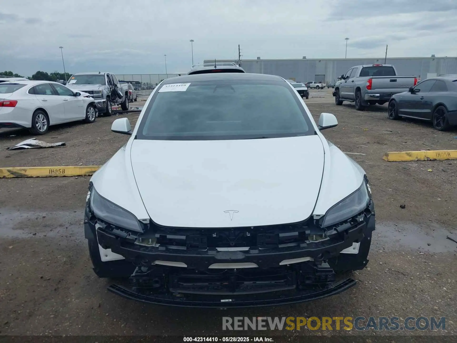 12 Photograph of a damaged car 5YJ3E1EBXRF770011 TESLA MODEL 3 2024