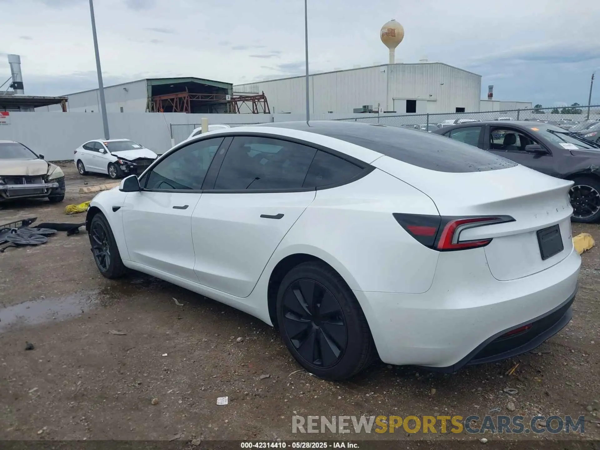 3 Photograph of a damaged car 5YJ3E1EBXRF770011 TESLA MODEL 3 2024