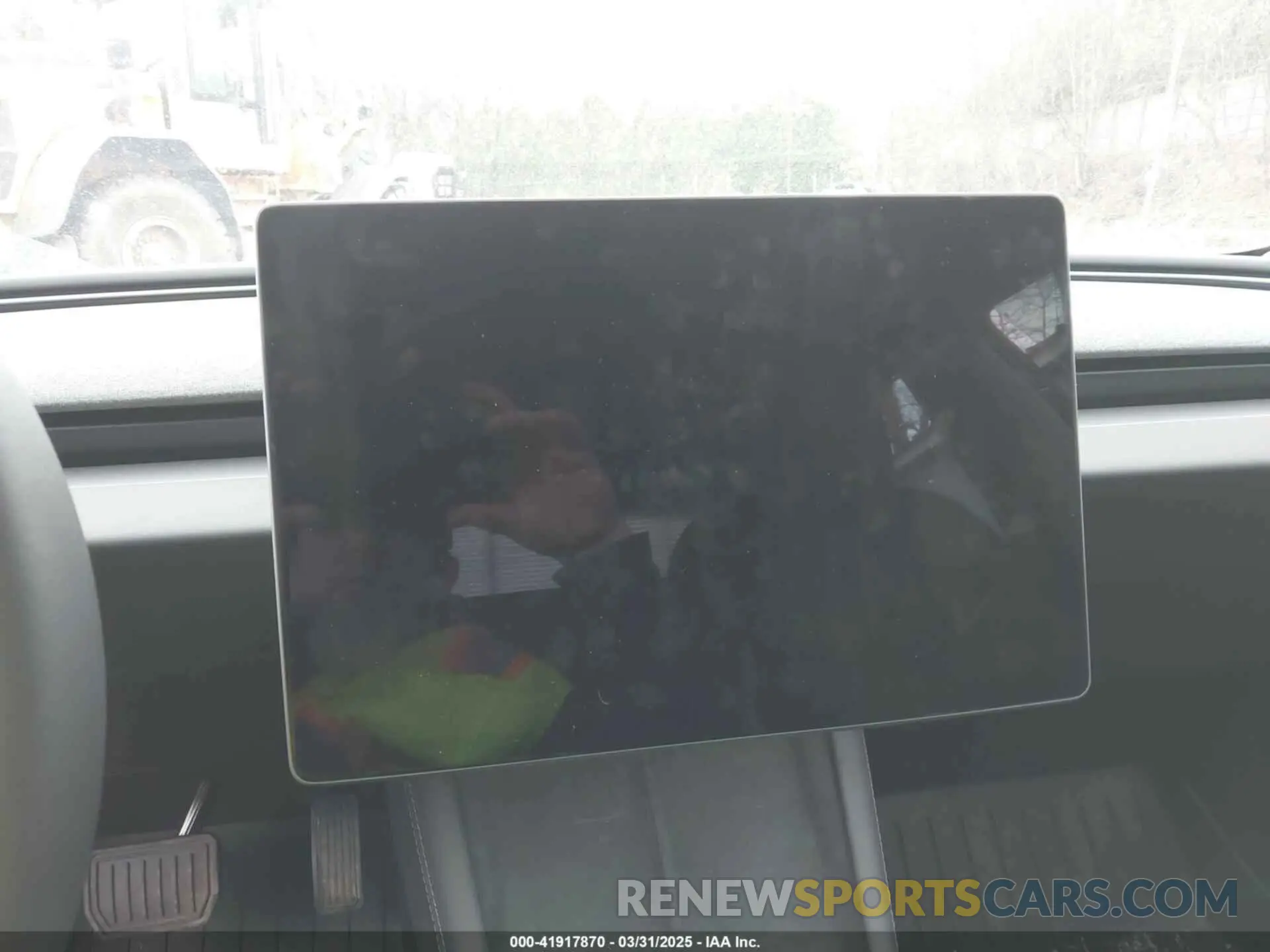 19 Photograph of a damaged car 5YJ3E1EBXRF813620 TESLA MODEL 3 2024