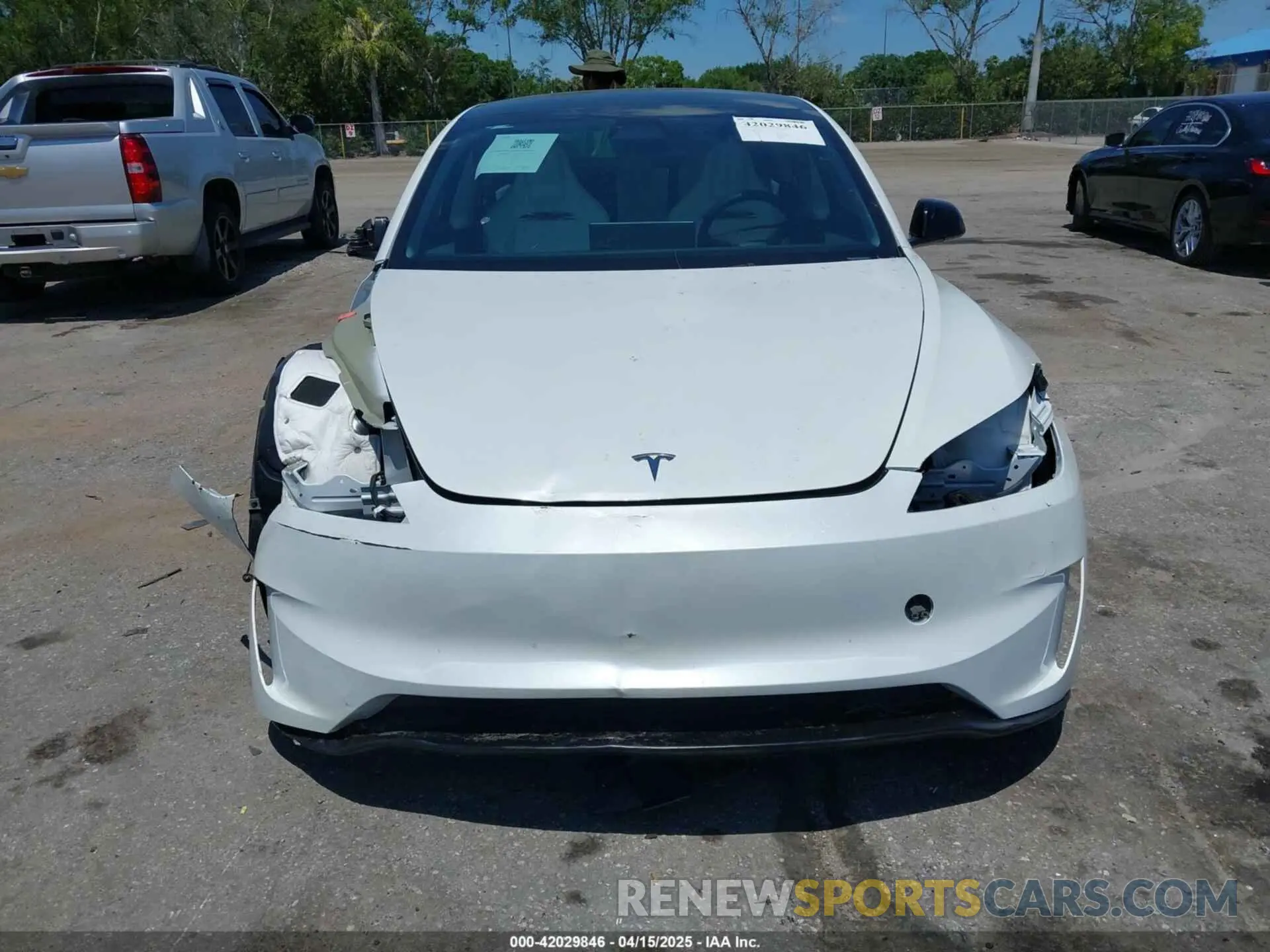 11 Photograph of a damaged car 5YJ3E1ET0RF885497 TESLA MODEL 3 2024