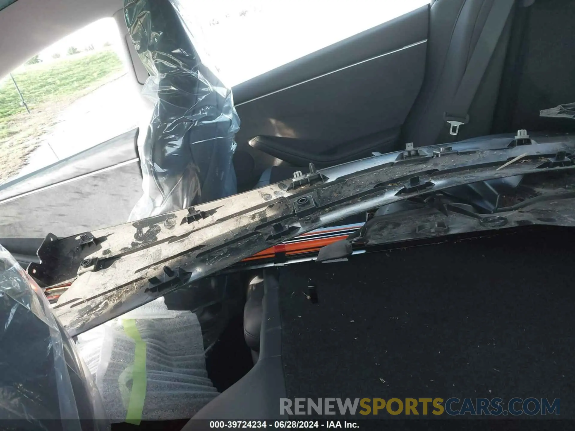 12 Photograph of a damaged car 5YJ3E1ET1RF785733 TESLA MODEL 3 2024