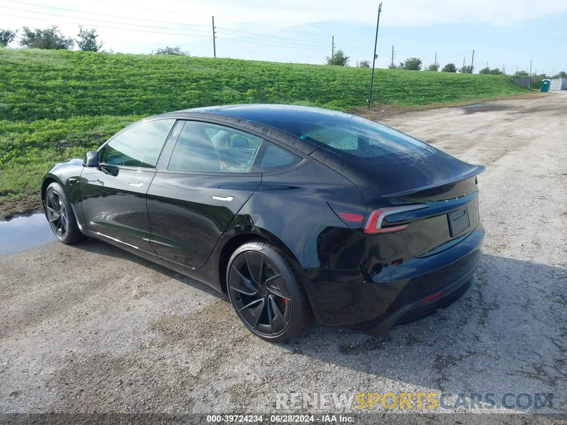 3 Photograph of a damaged car 5YJ3E1ET1RF785733 TESLA MODEL 3 2024