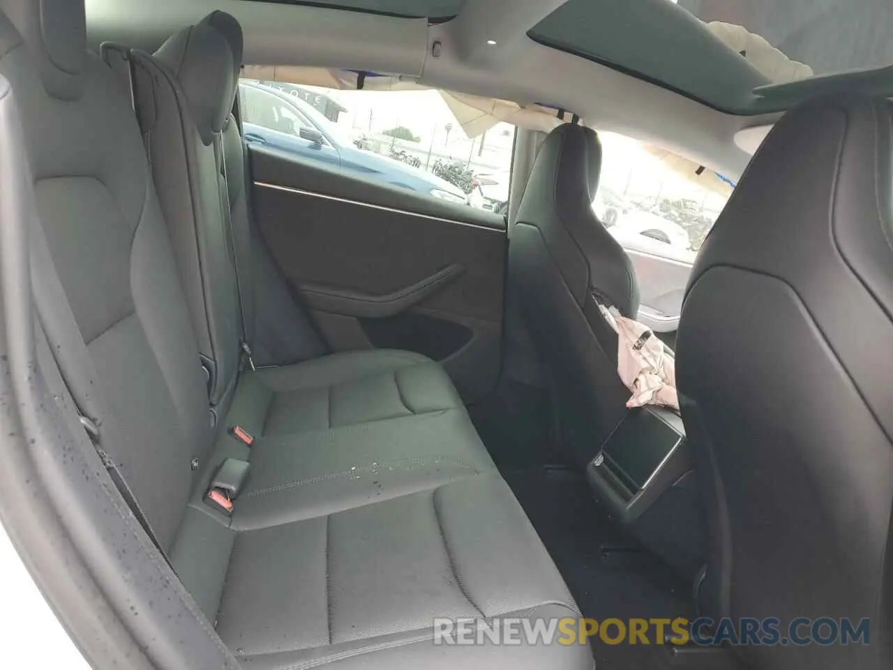 10 Photograph of a damaged car 5YJ3E1ET2RF790004 TESLA MODEL 3 2024