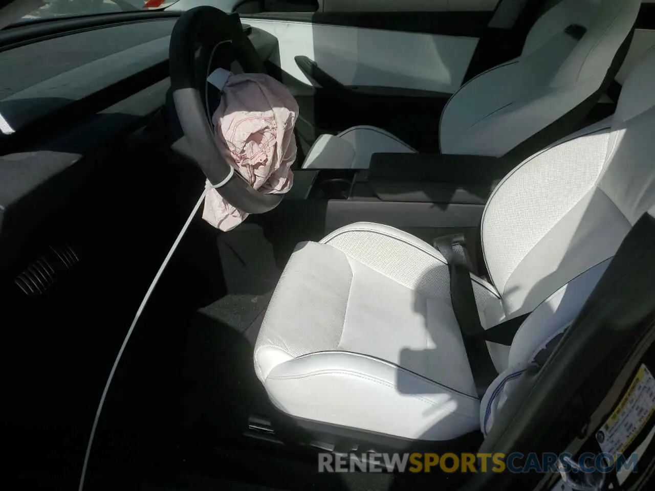 7 Photograph of a damaged car 5YJ3E1ET2RF869527 TESLA MODEL 3 2024