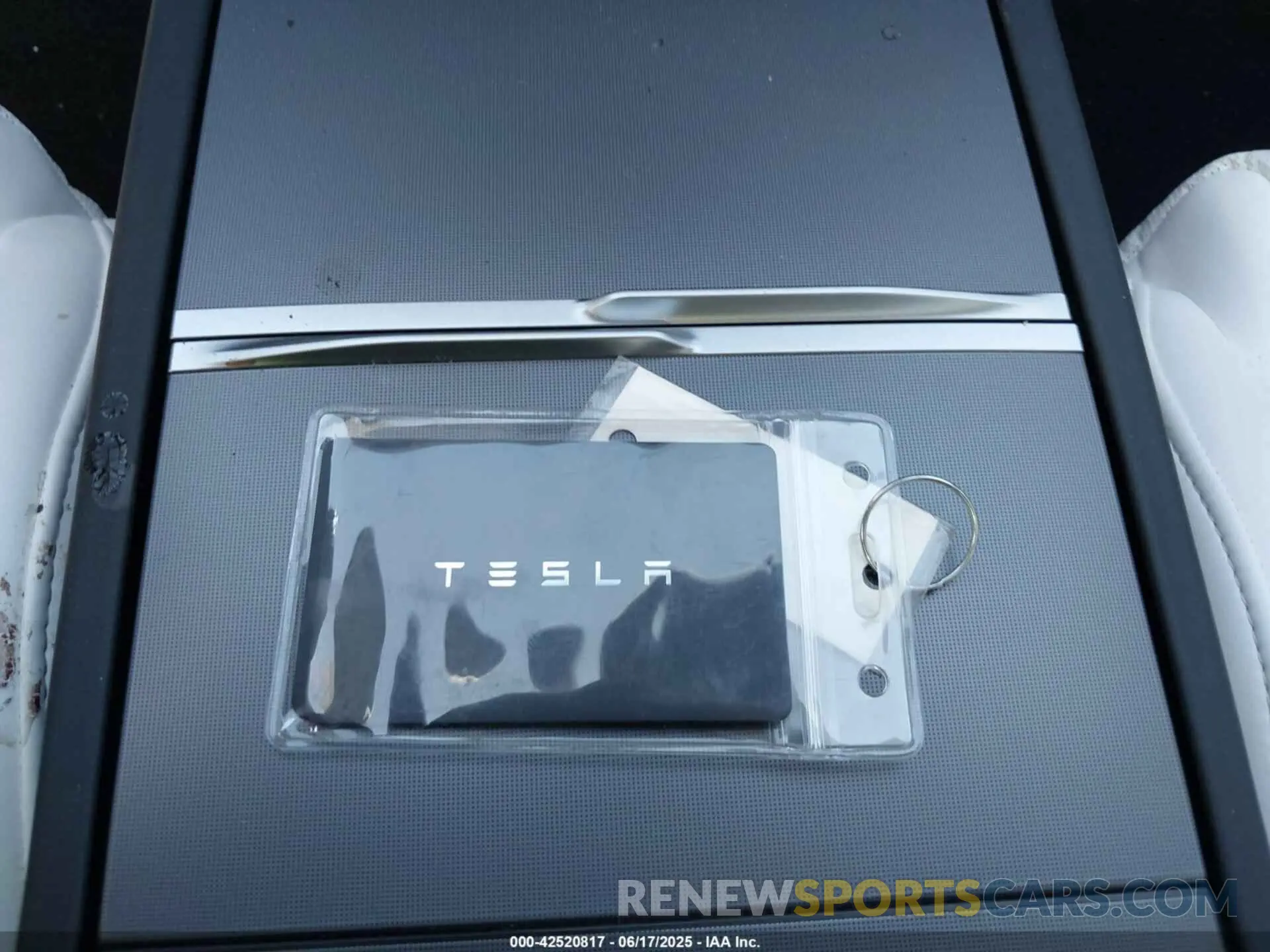 11 Photograph of a damaged car 5YJ3E1ET3RF769257 TESLA MODEL 3 2024