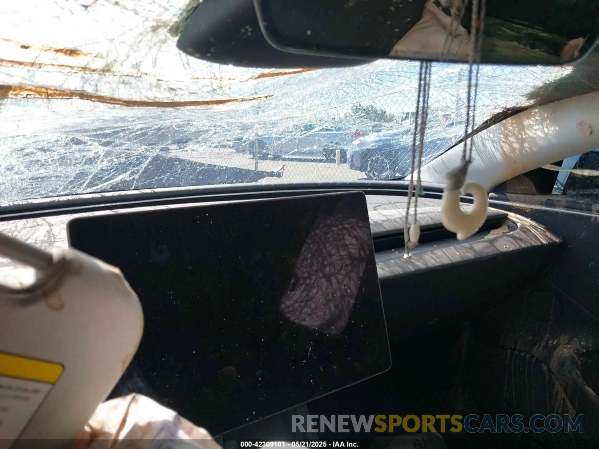 15 Photograph of a damaged car 5YJ3E1ET3RF789461 TESLA MODEL 3 2024