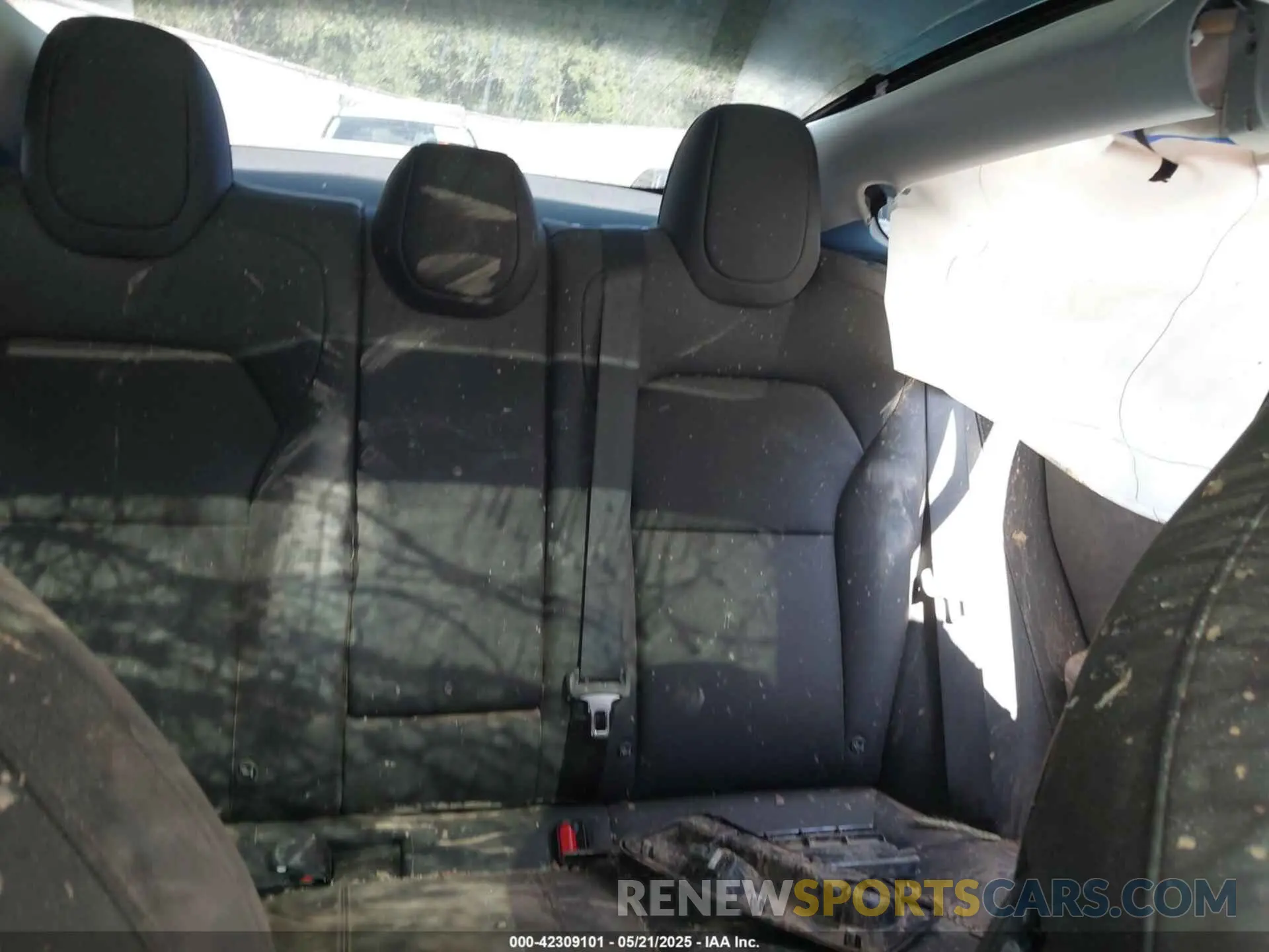 8 Photograph of a damaged car 5YJ3E1ET3RF789461 TESLA MODEL 3 2024
