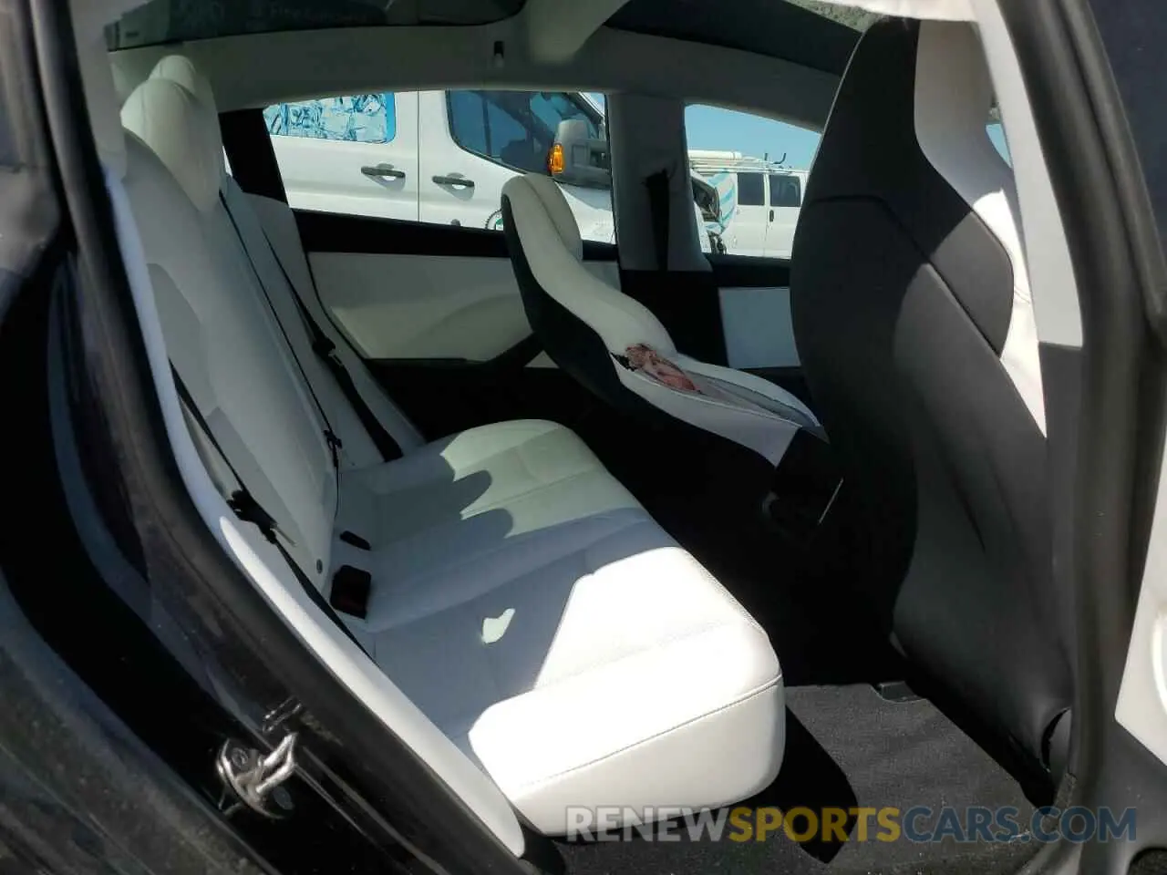 10 Photograph of a damaged car 5YJ3E1ET3RF836570 TESLA MODEL 3 2024
