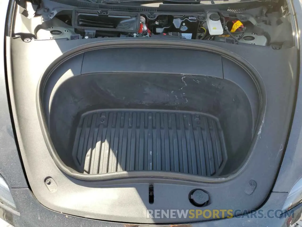 11 Photograph of a damaged car 5YJ3E1ET3RF836570 TESLA MODEL 3 2024