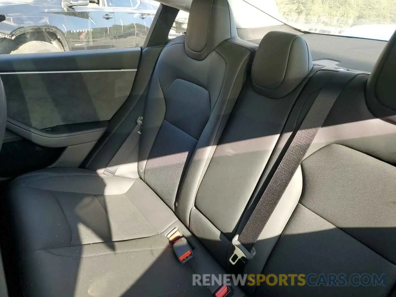 10 Photograph of a damaged car 5YJ3E1ET4RF827439 TESLA MODEL 3 2024