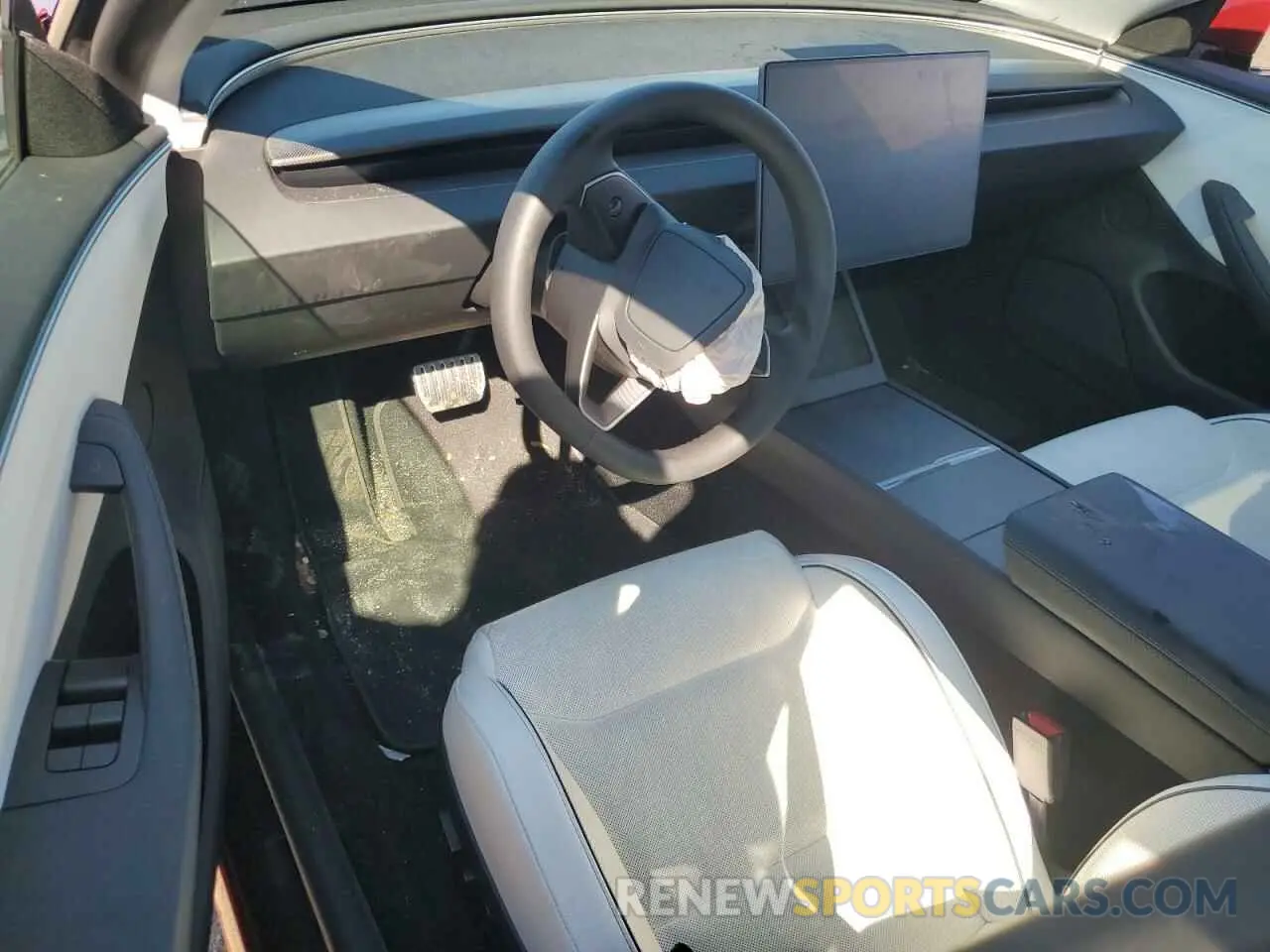 8 Photograph of a damaged car 5YJ3E1ET5RF769597 TESLA MODEL 3 2024