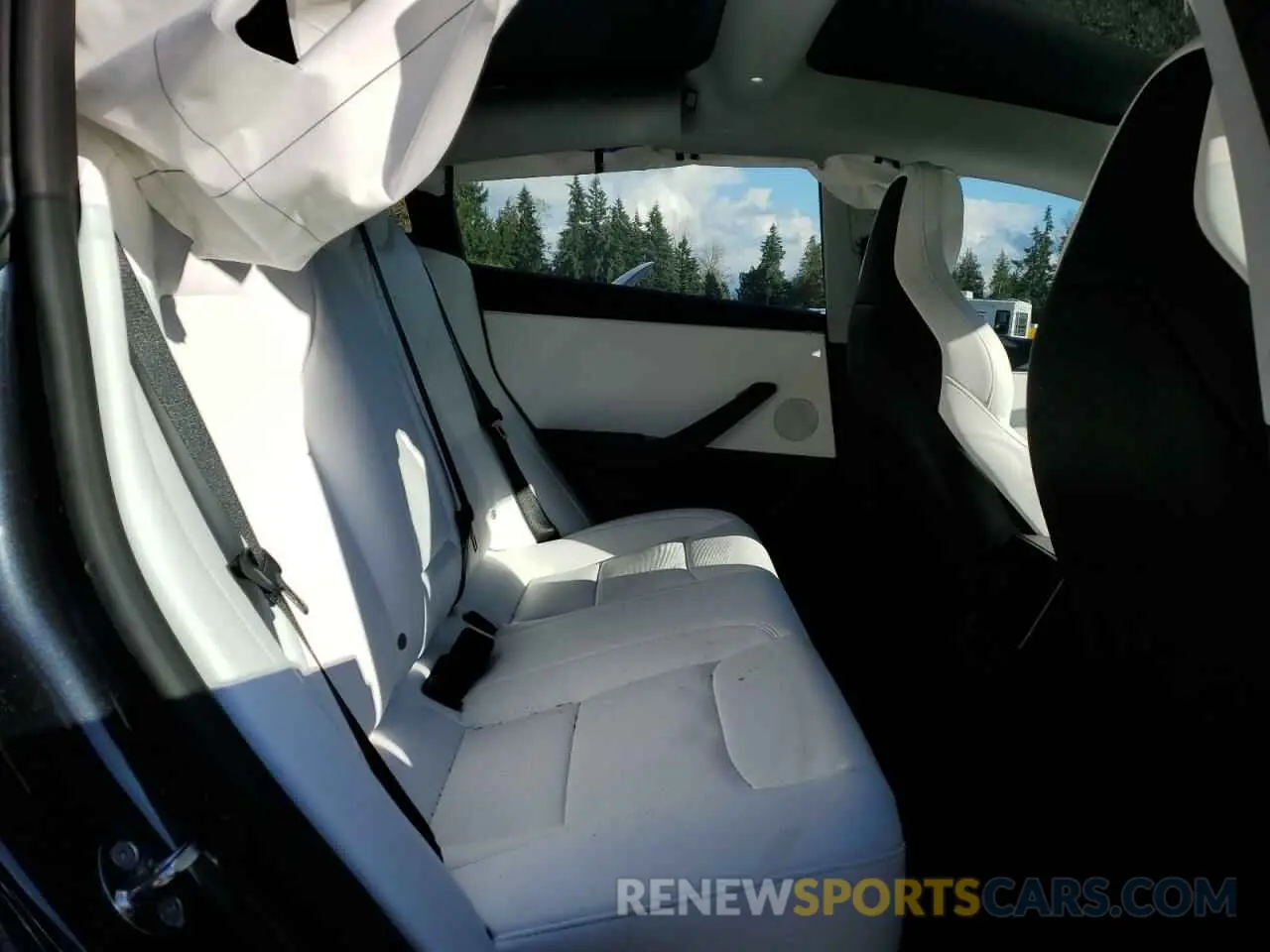 10 Photograph of a damaged car 5YJ3E1ET6RF796369 TESLA MODEL 3 2024
