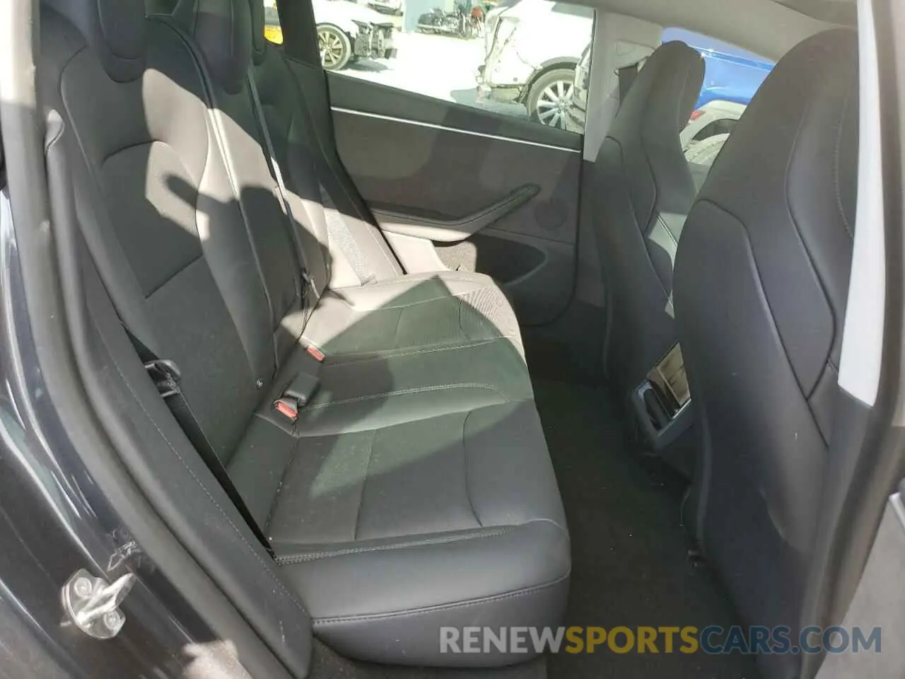 10 Photograph of a damaged car 5YJ3E1ET6RF845571 TESLA MODEL 3 2024