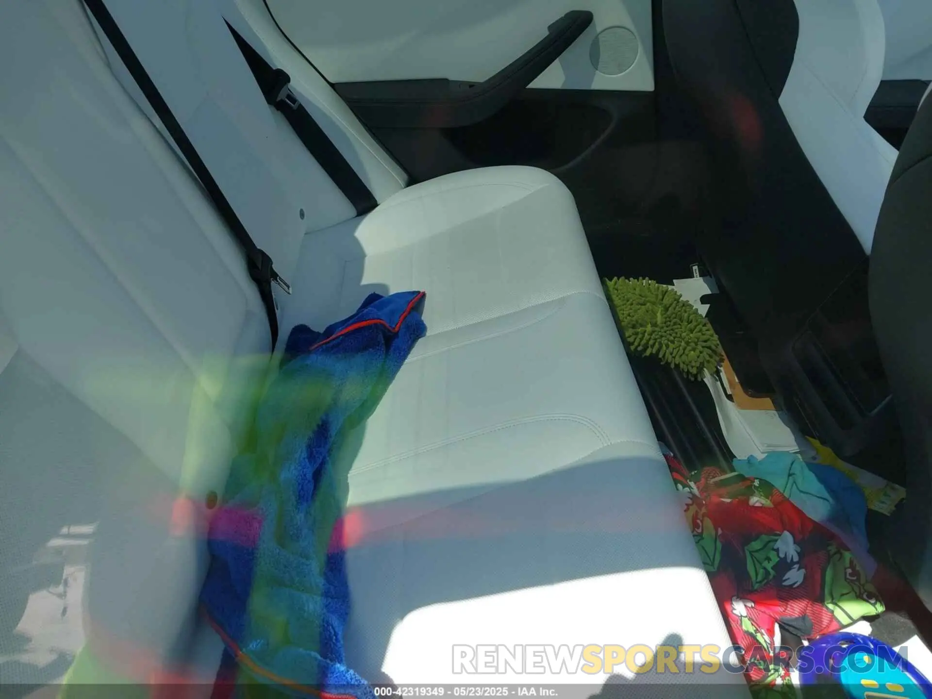 8 Photograph of a damaged car 5YJ3E1ET6RF869014 TESLA MODEL 3 2024