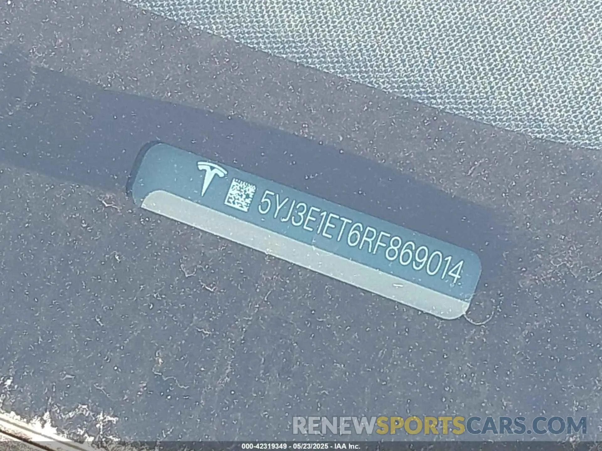 9 Photograph of a damaged car 5YJ3E1ET6RF869014 TESLA MODEL 3 2024