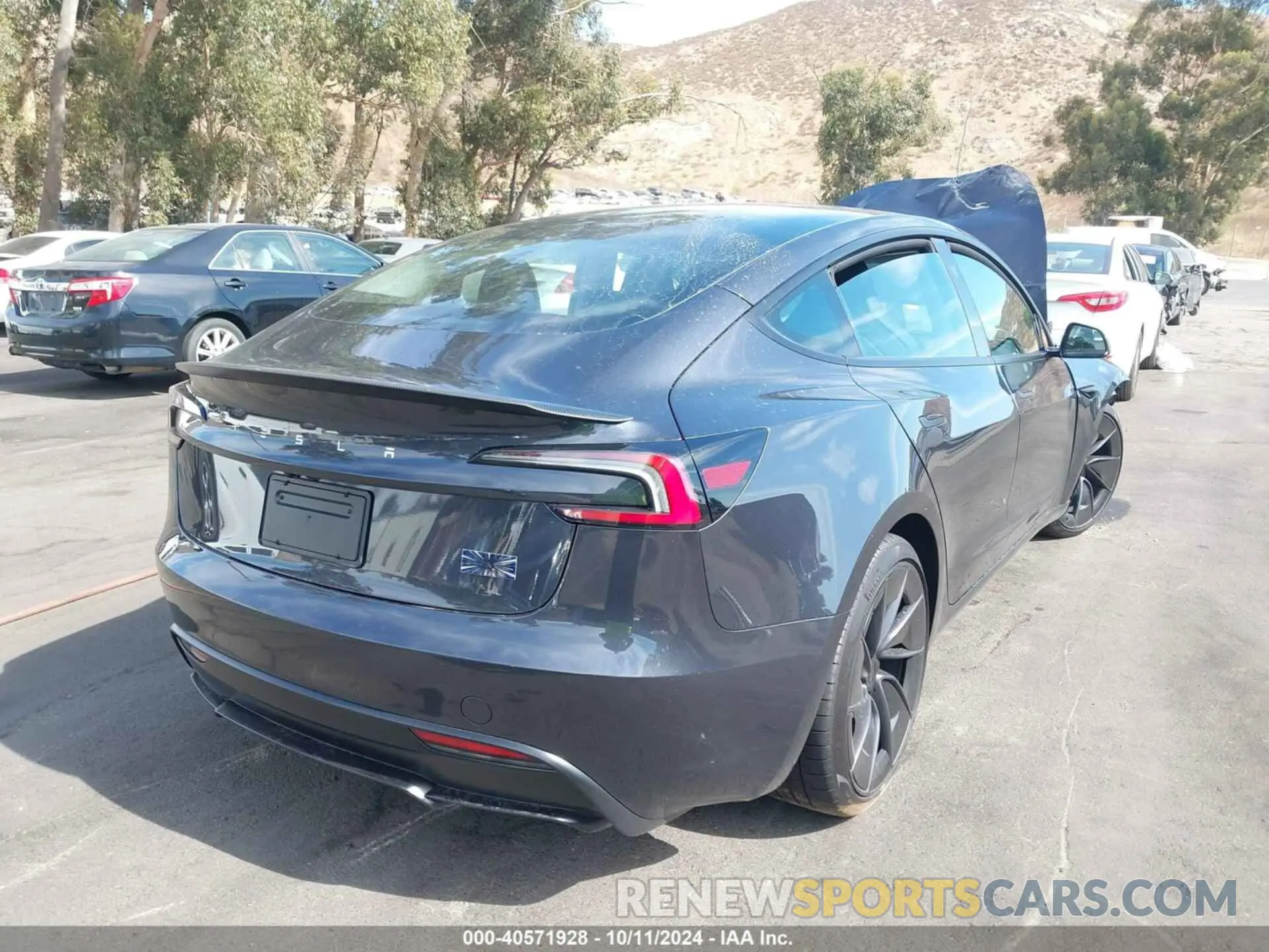 4 Photograph of a damaged car 5YJ3E1ET6RF871829 TESLA MODEL 3 2024